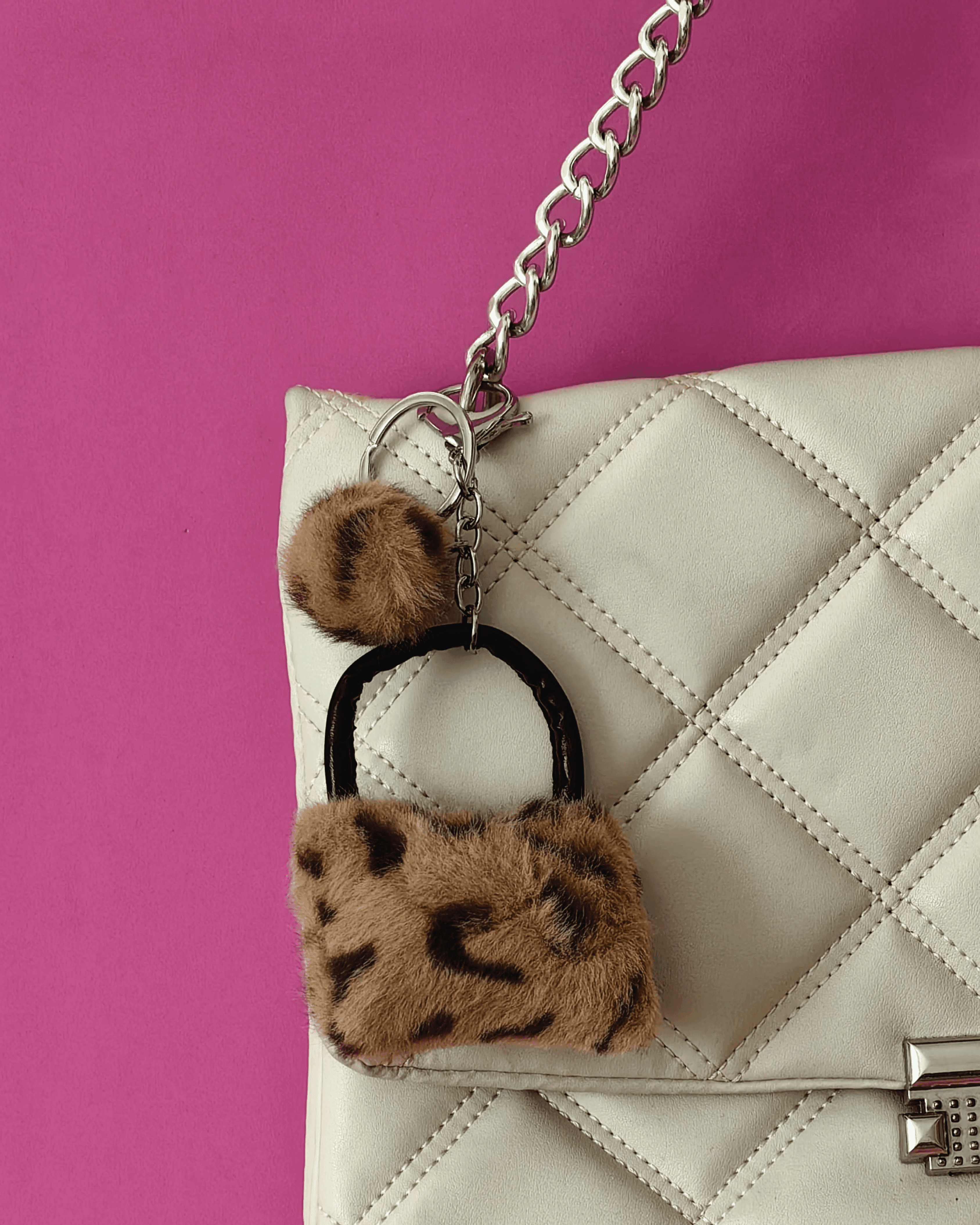 Şık Leopar Desenli Peluş Charm