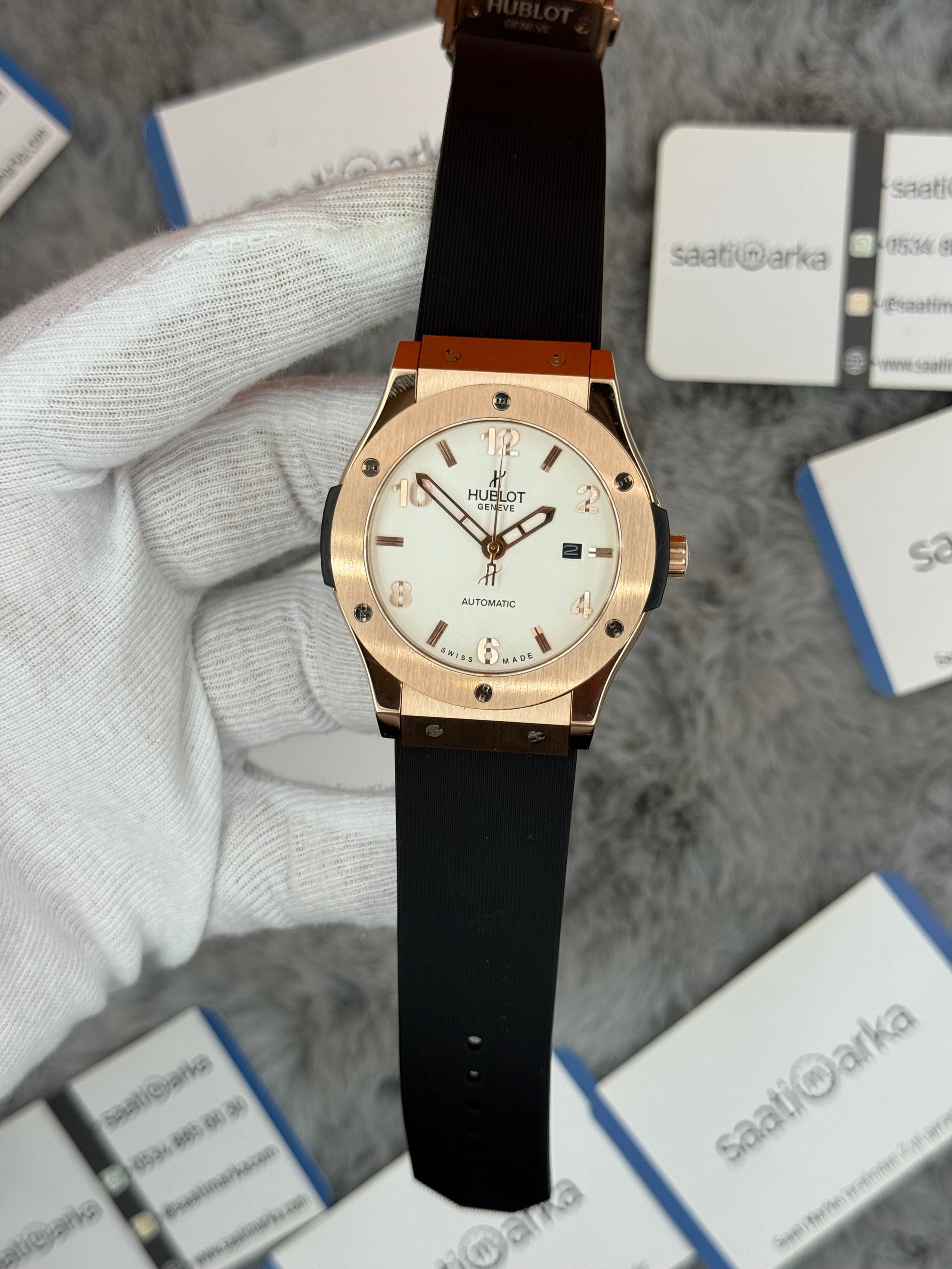 HUBLOT vendome 41mm rose kasa beyaz kadran siyah kauçuk kordon erkek kol saati