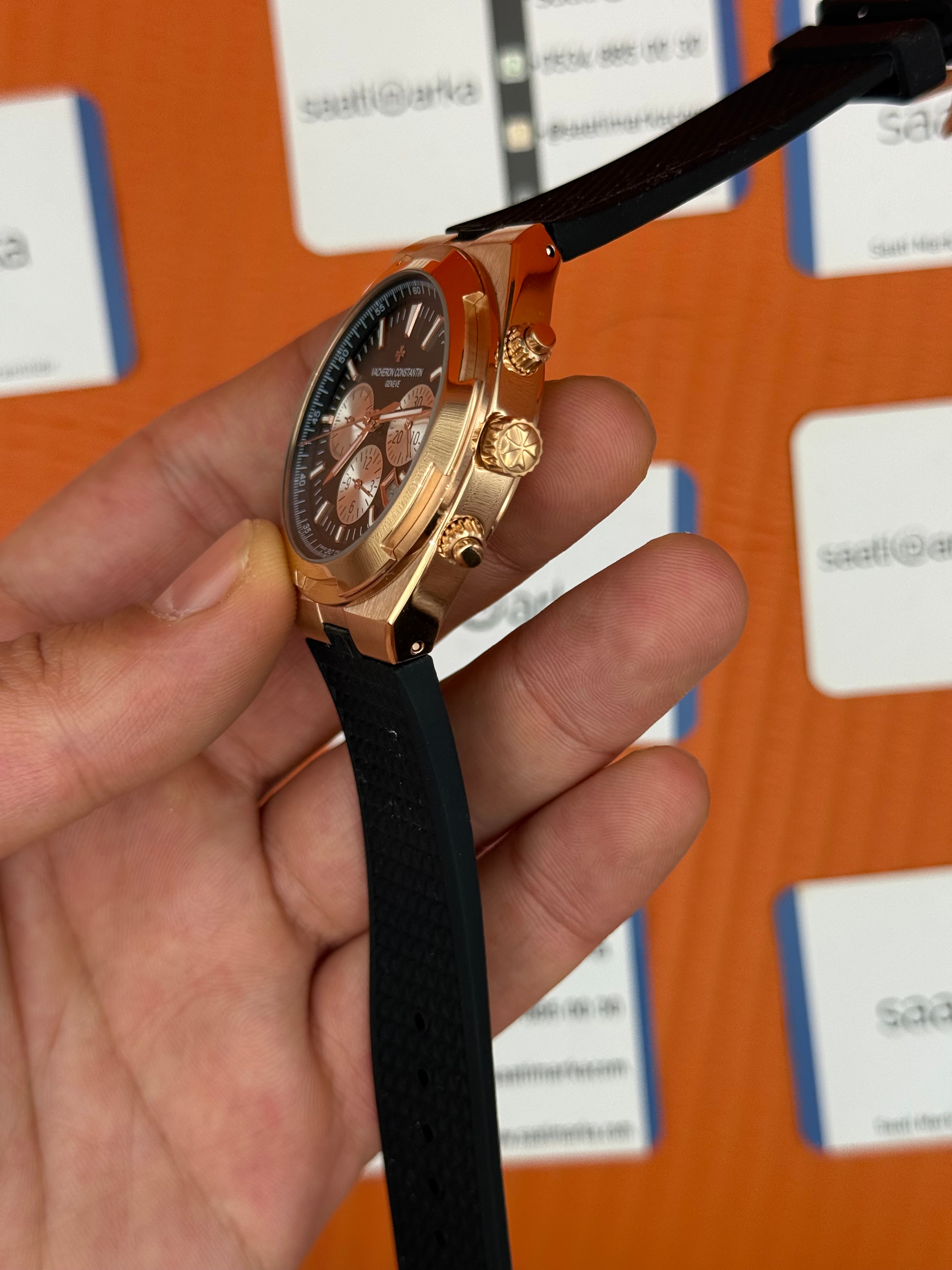 VACHERON CONSTANTIN overseas chronograph siyah kadran rose kasa siyah kauçuk kordon erkek kol saati