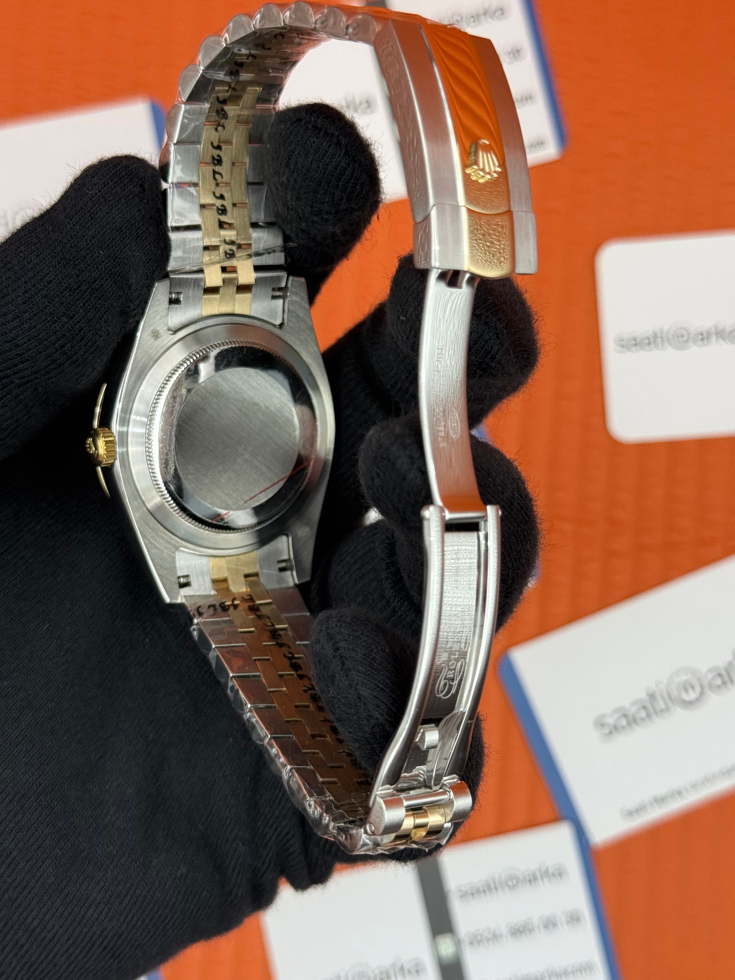 ROLEX Sky Dweller white dial jubile kordon gold silver kasa-kordon
