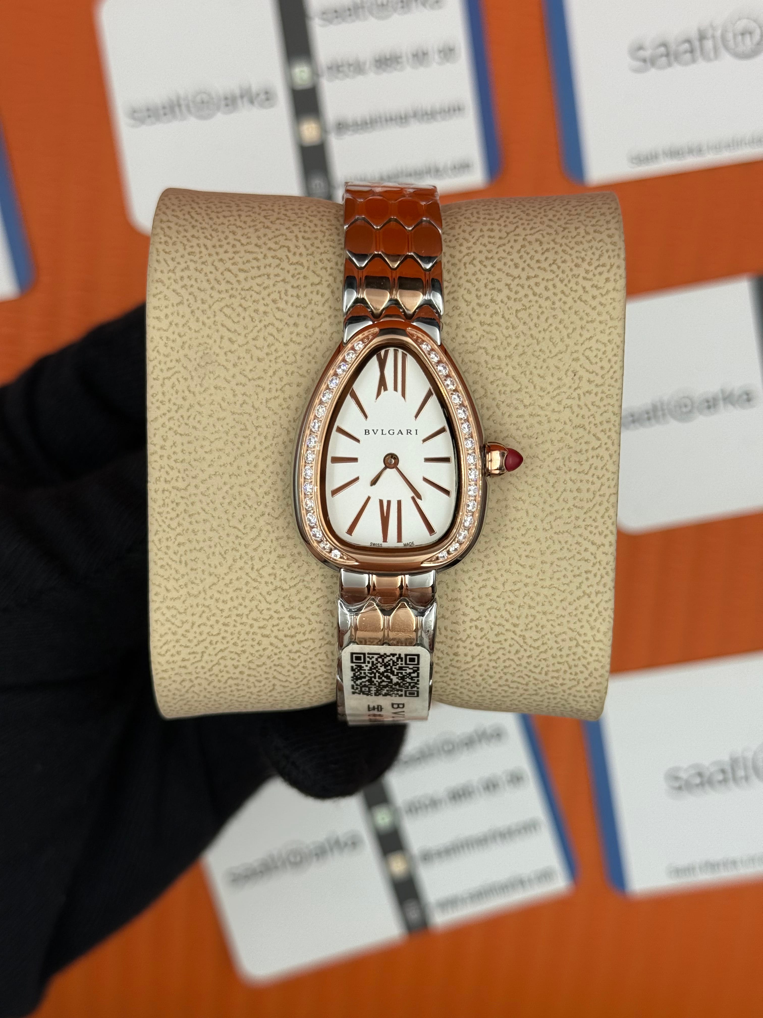 BVLGARİ serpenti seduttori taşlı bezel beyaz kadran rose kasa kordon kadın kol saati