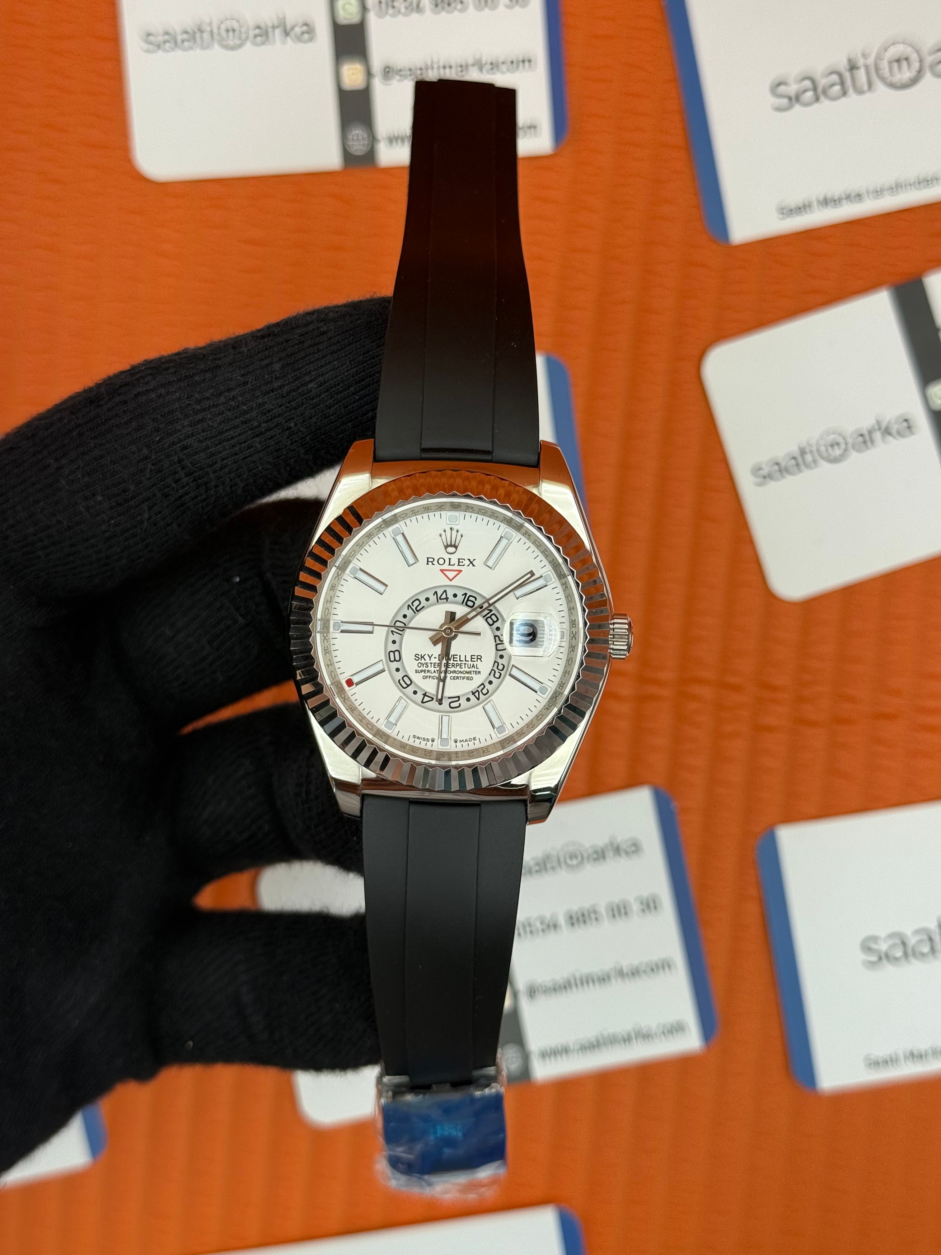 ROLEX Sky Dweller white dial silver kasa siyah kauçuk kordon
