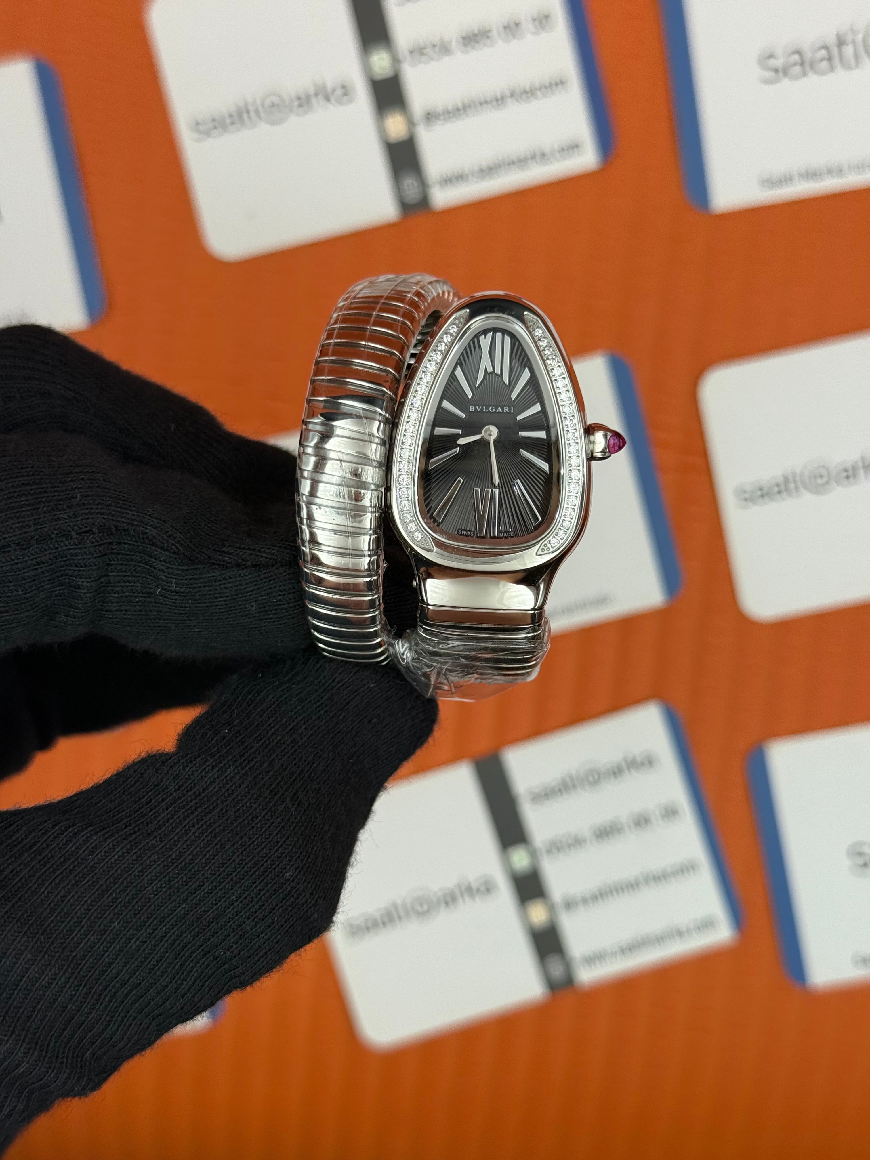 BVLGARİ serpenti tek sarma silver kordon taşlı bezel siyah kadran kadın kol saati