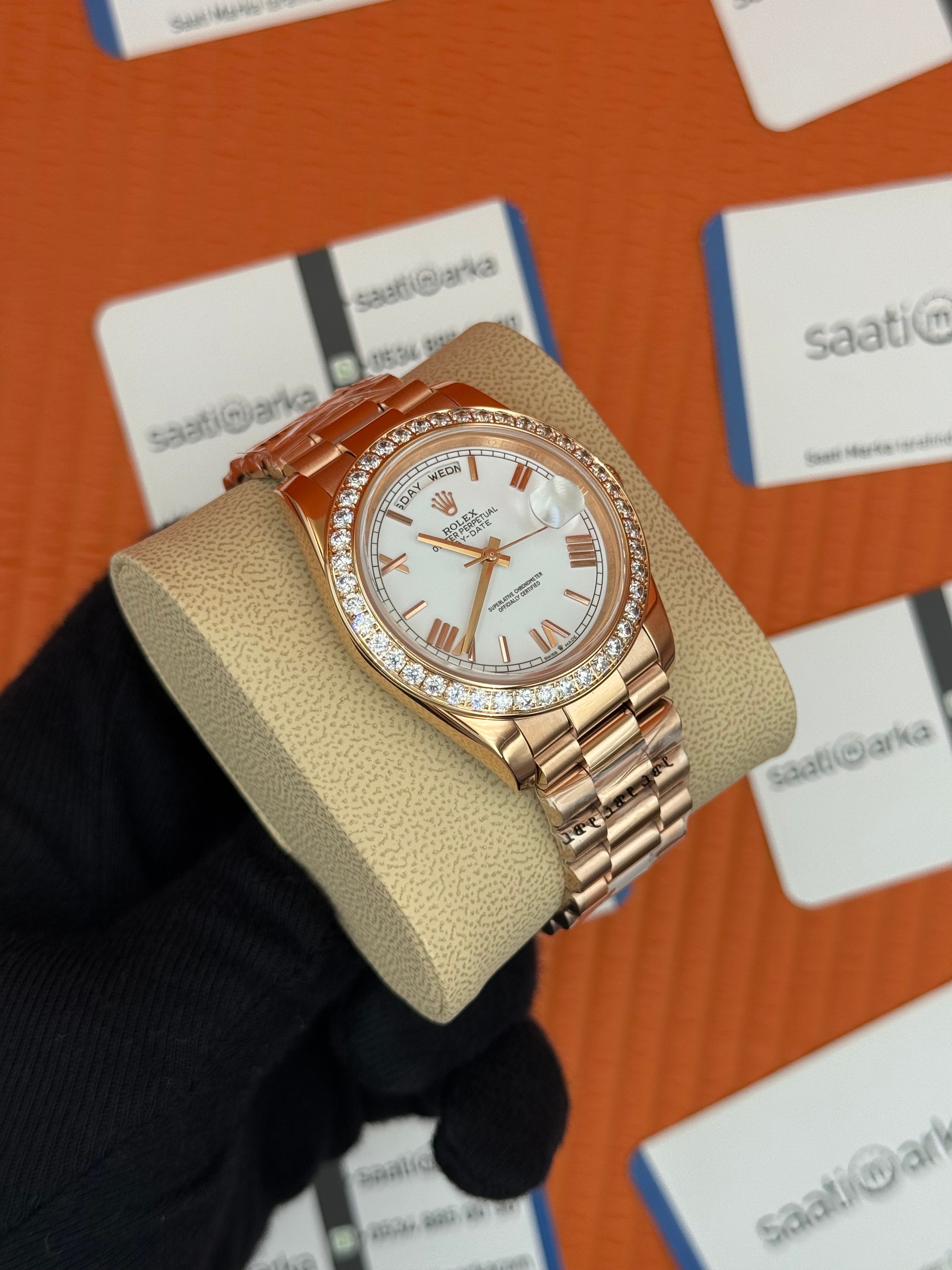 ROLEX Day Date taşlı bezel roma rakamlı beyaz kadarn rose kasa-kordon oyster