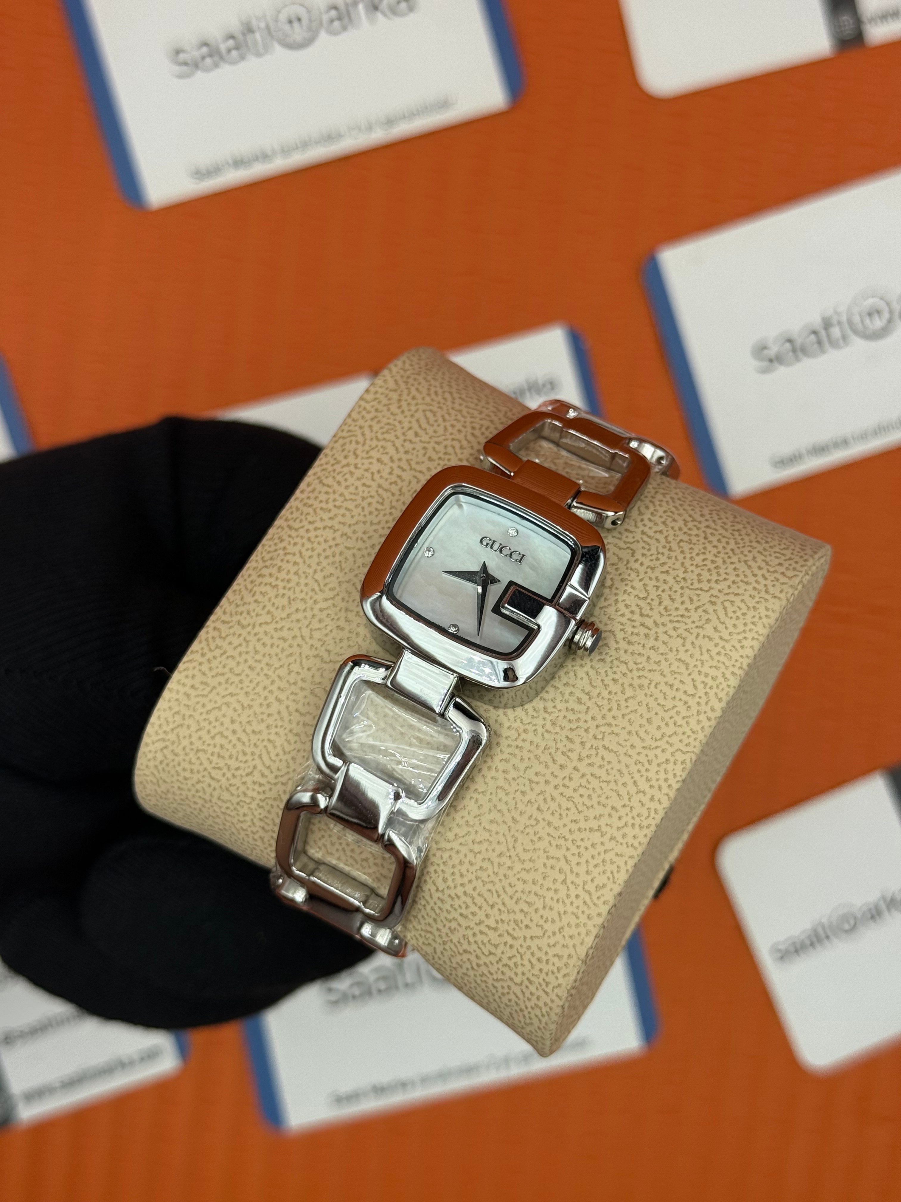 GUCCI YA 126455 beyaz kadran silver kasa kordon kadın kol saati