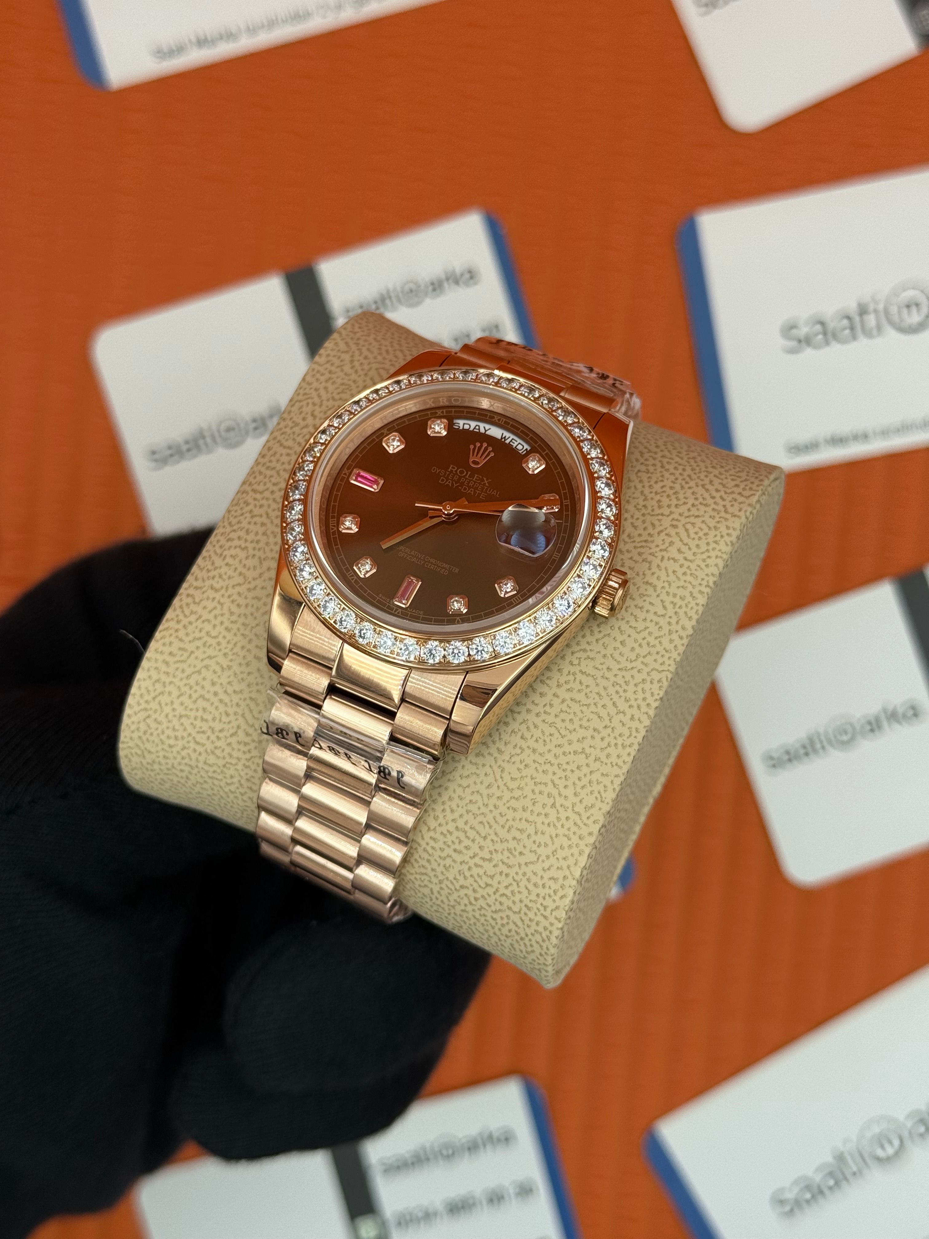 ROLEX Dey Date baget taşlı chocolate kadran rose kasa-kordon oyster