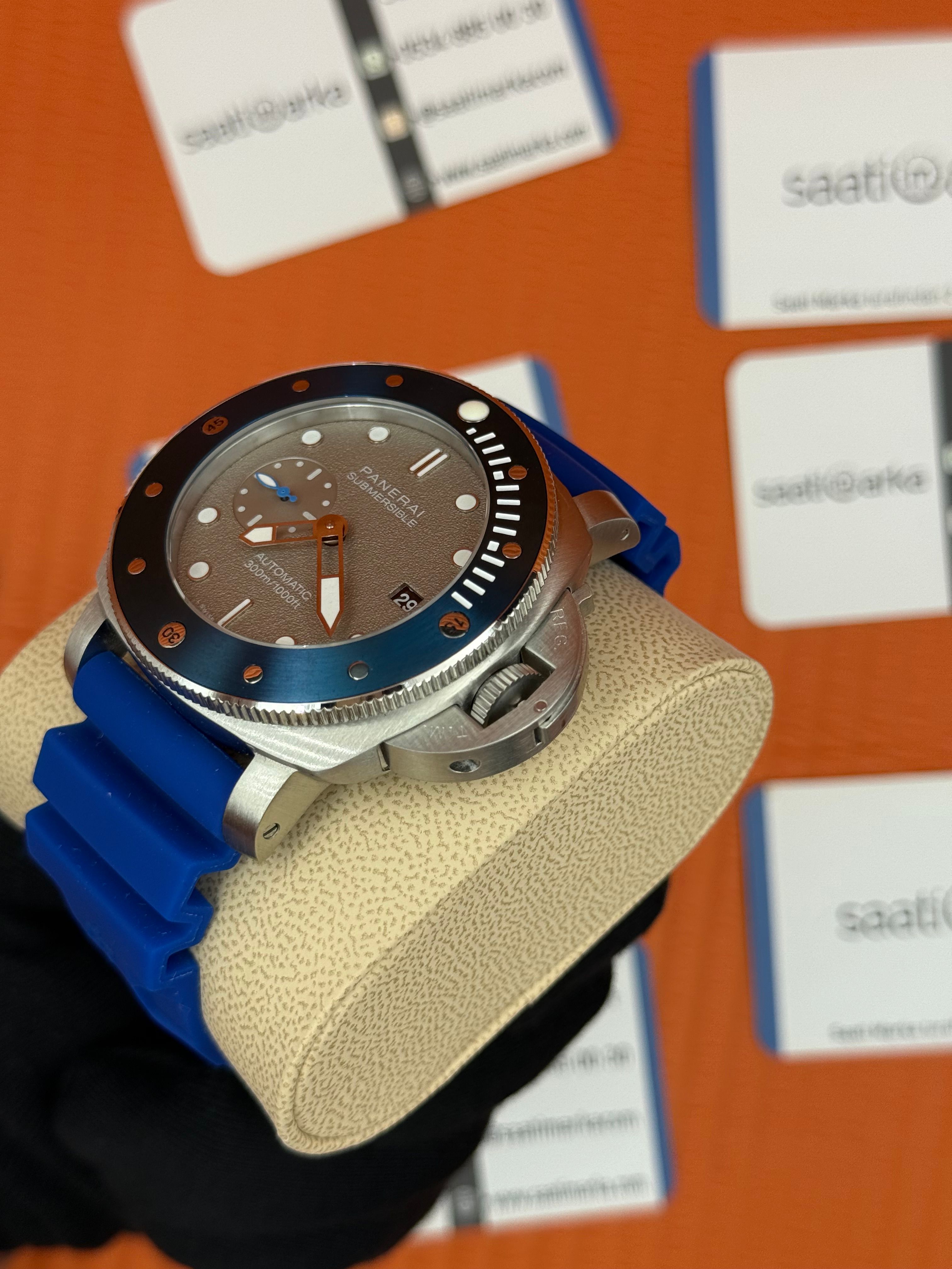 PANERAI submersible automatic 300m gri kadran mavi kauçuk kordon