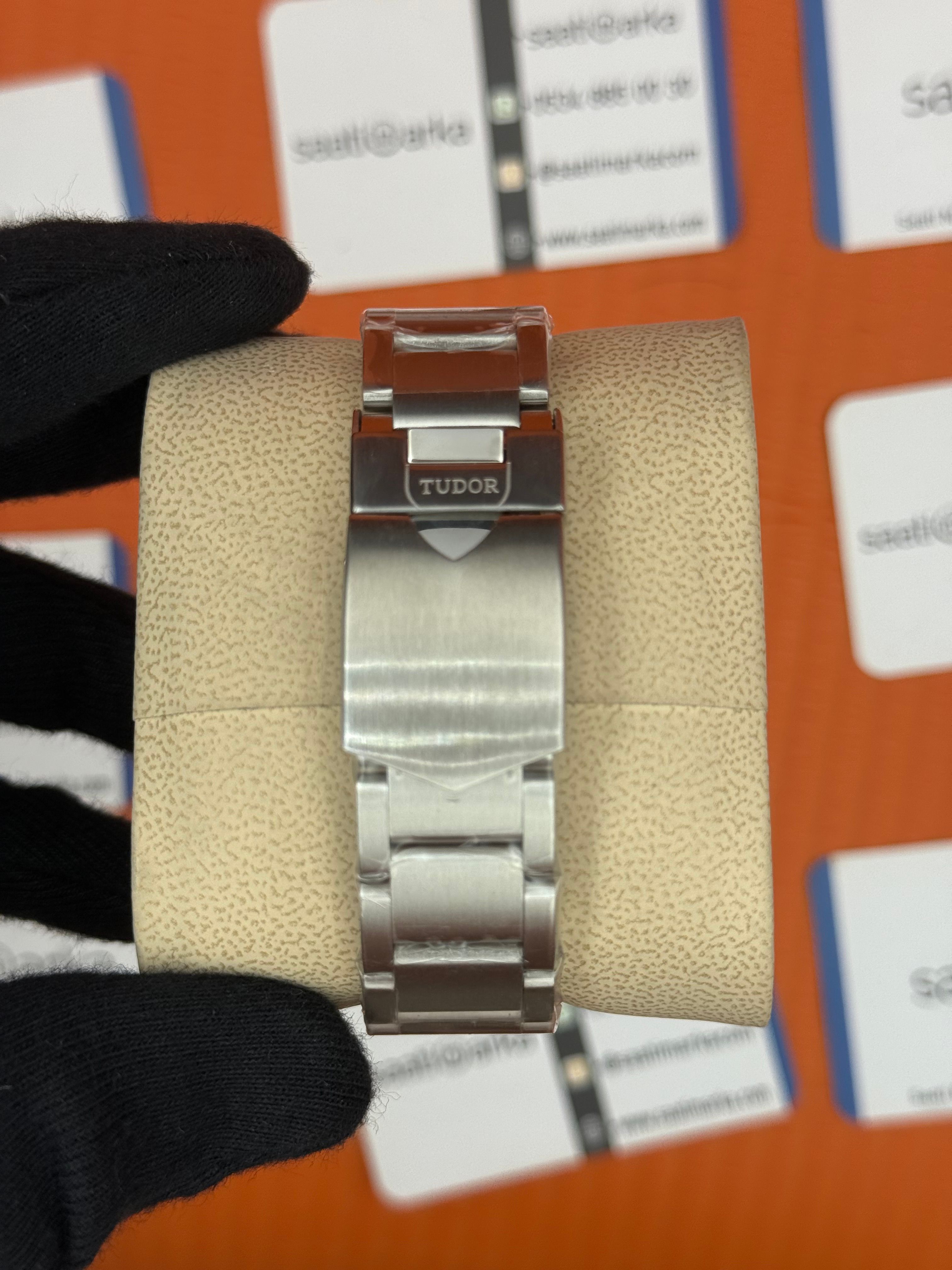 TUDOR black bay flamingo pink kadran silver kasa kordon 41mm erkek kol saati