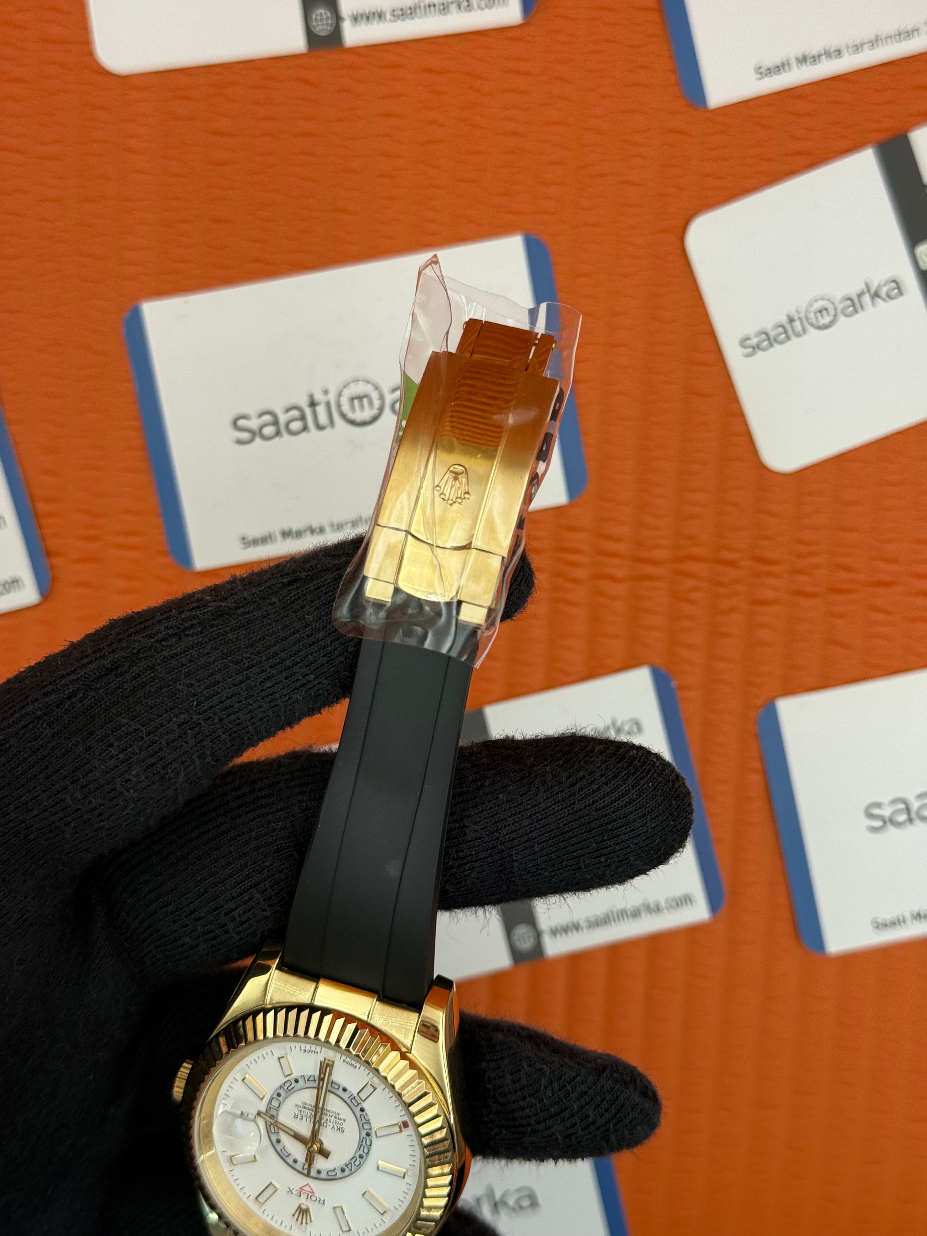 ROLEX Sky Dweller white dial gold kasa siyah kauçuk kordon