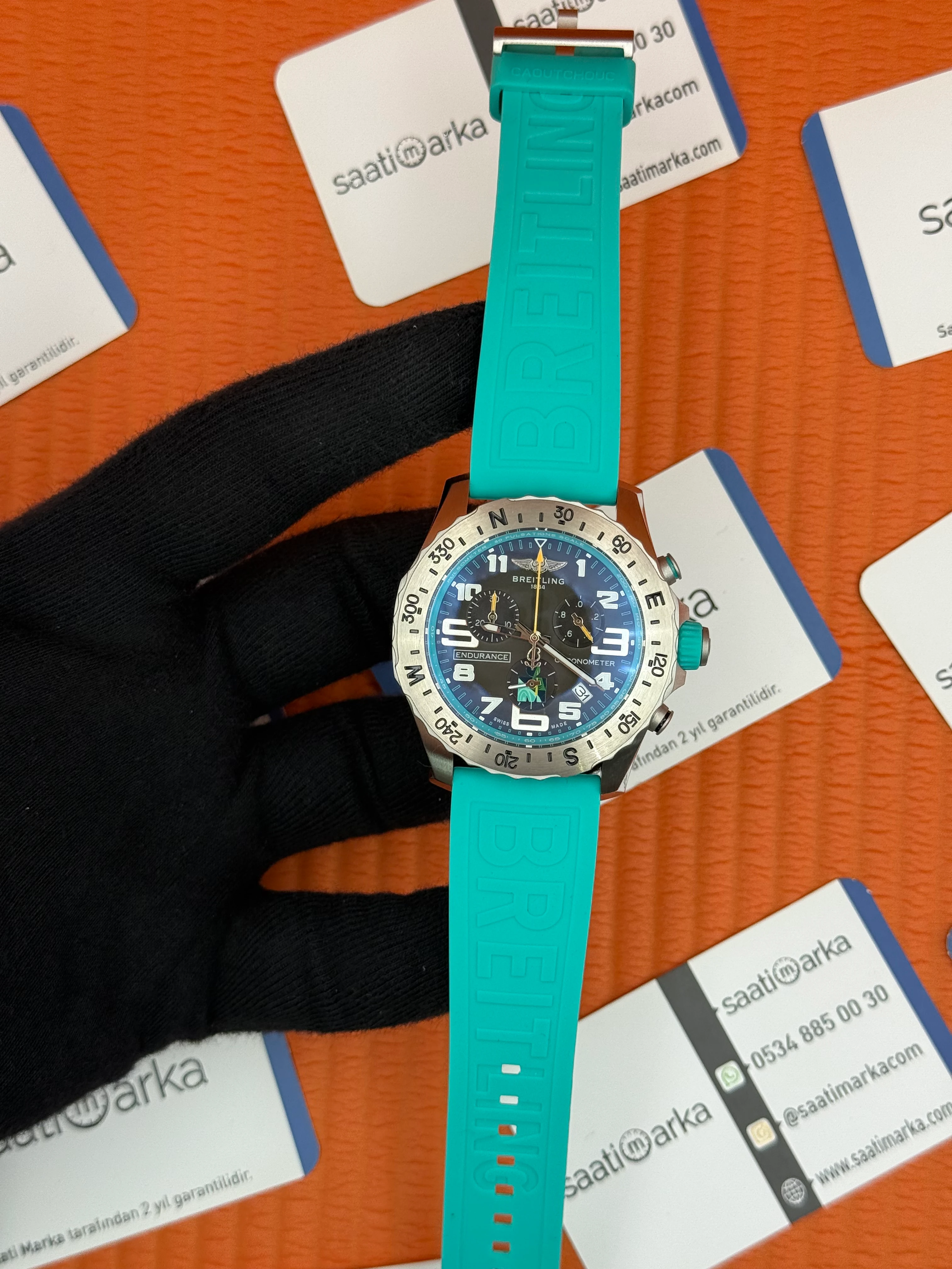 BREITLING Endurance turkuaz kauçuk kordon siyah kadran çelik kasa