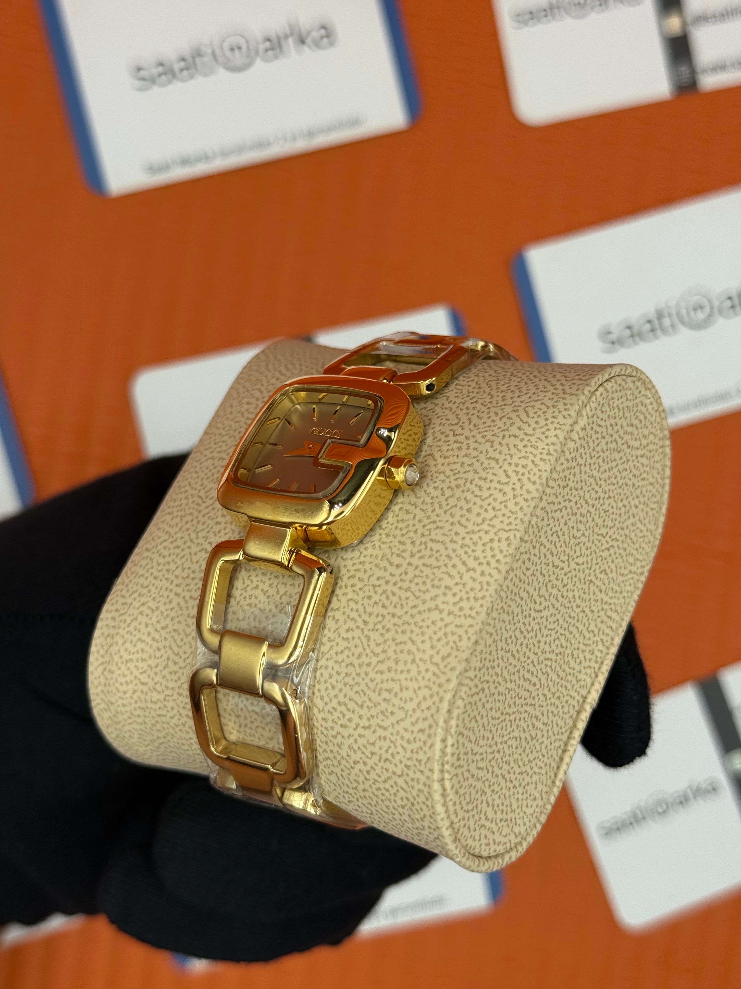 GUCCI YA gri kadran gold kasa kordon kadın kol saati