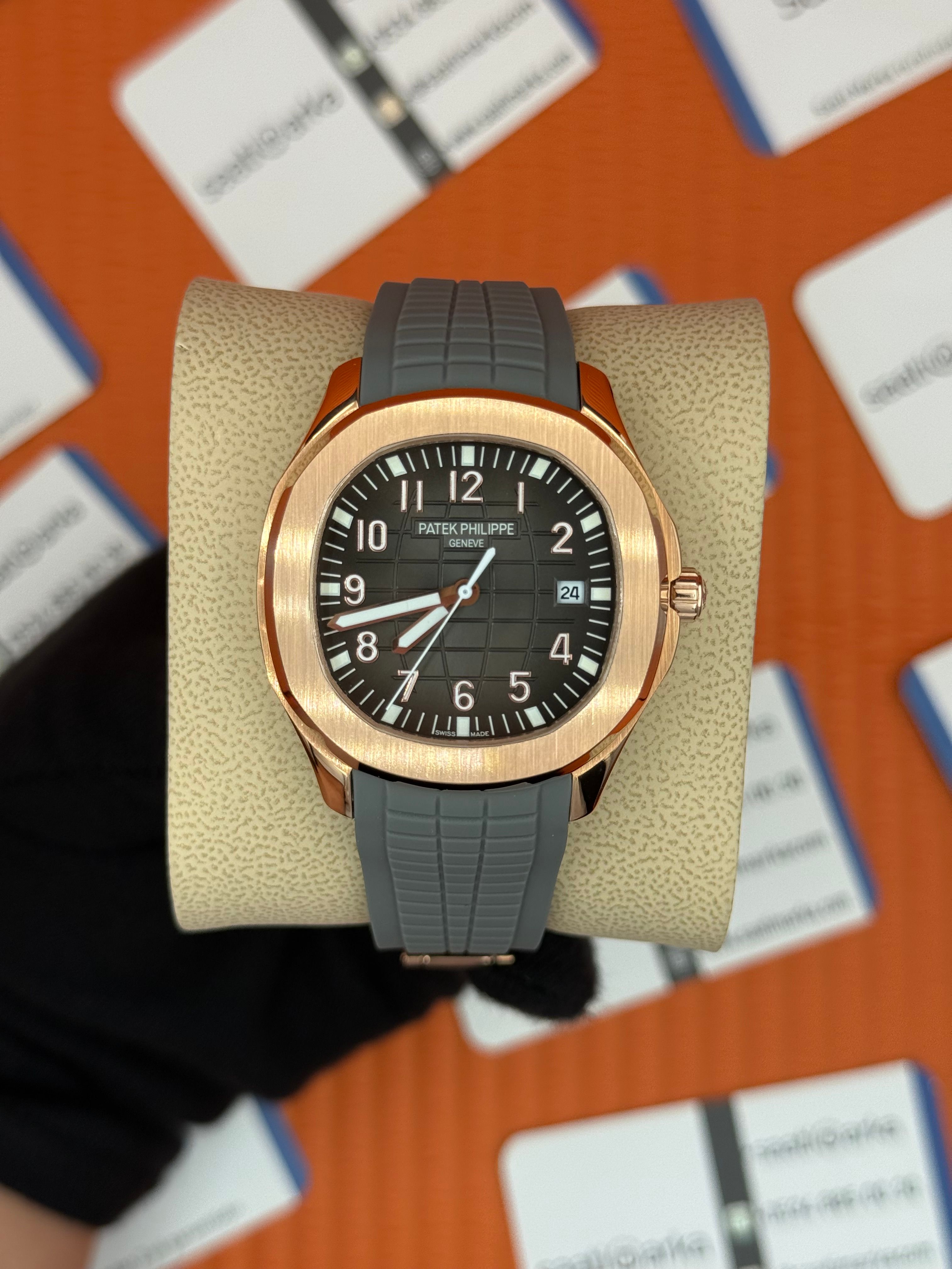 PATEK PHILIPPE AQUANAUT GRİ KAUÇUK KORDON GRİ KADRAN ROSE KASA 