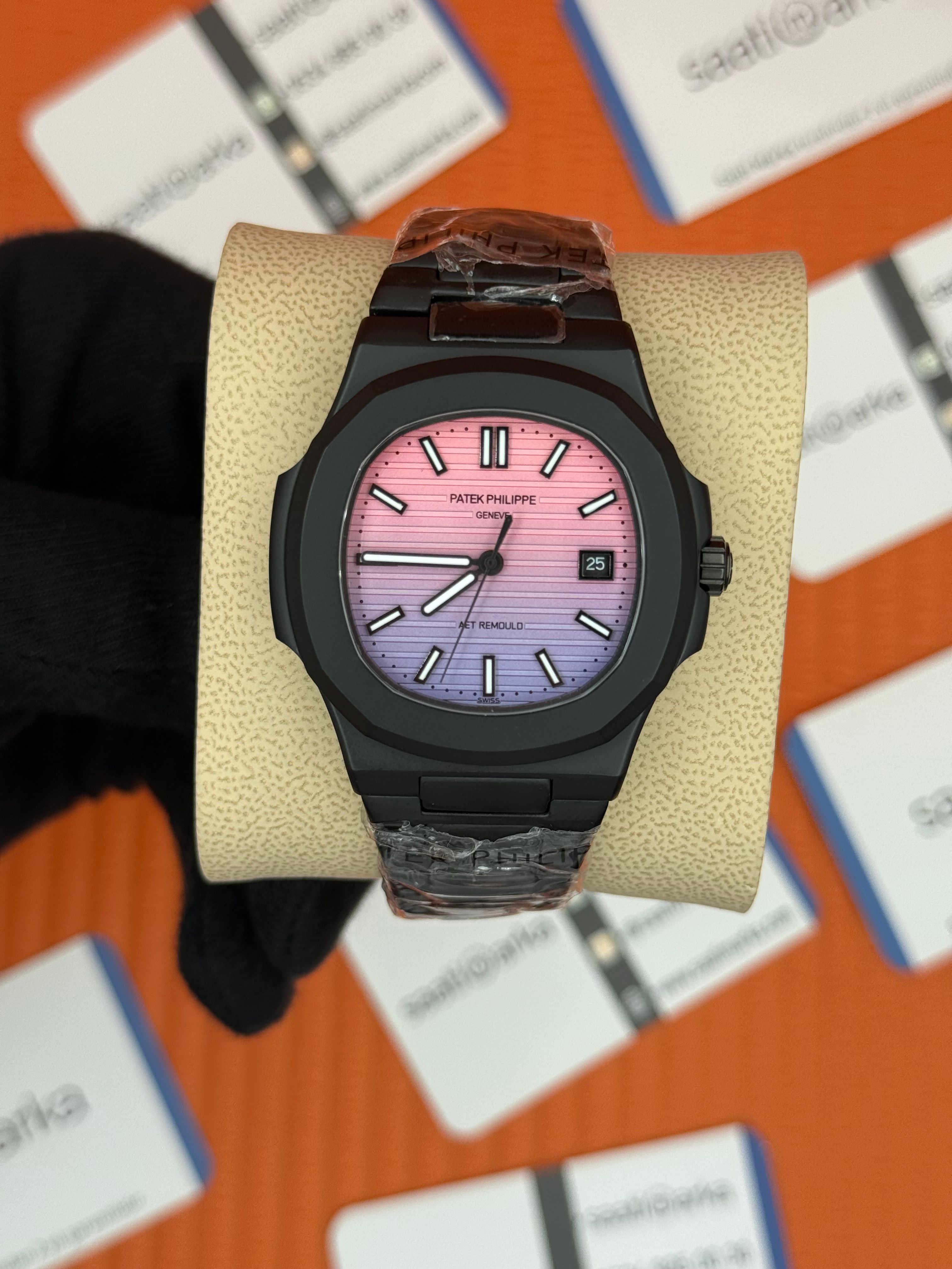 PATEK PHILIPPE NAUTLİUS SUNRİSE SİYAH KORDON-KASA