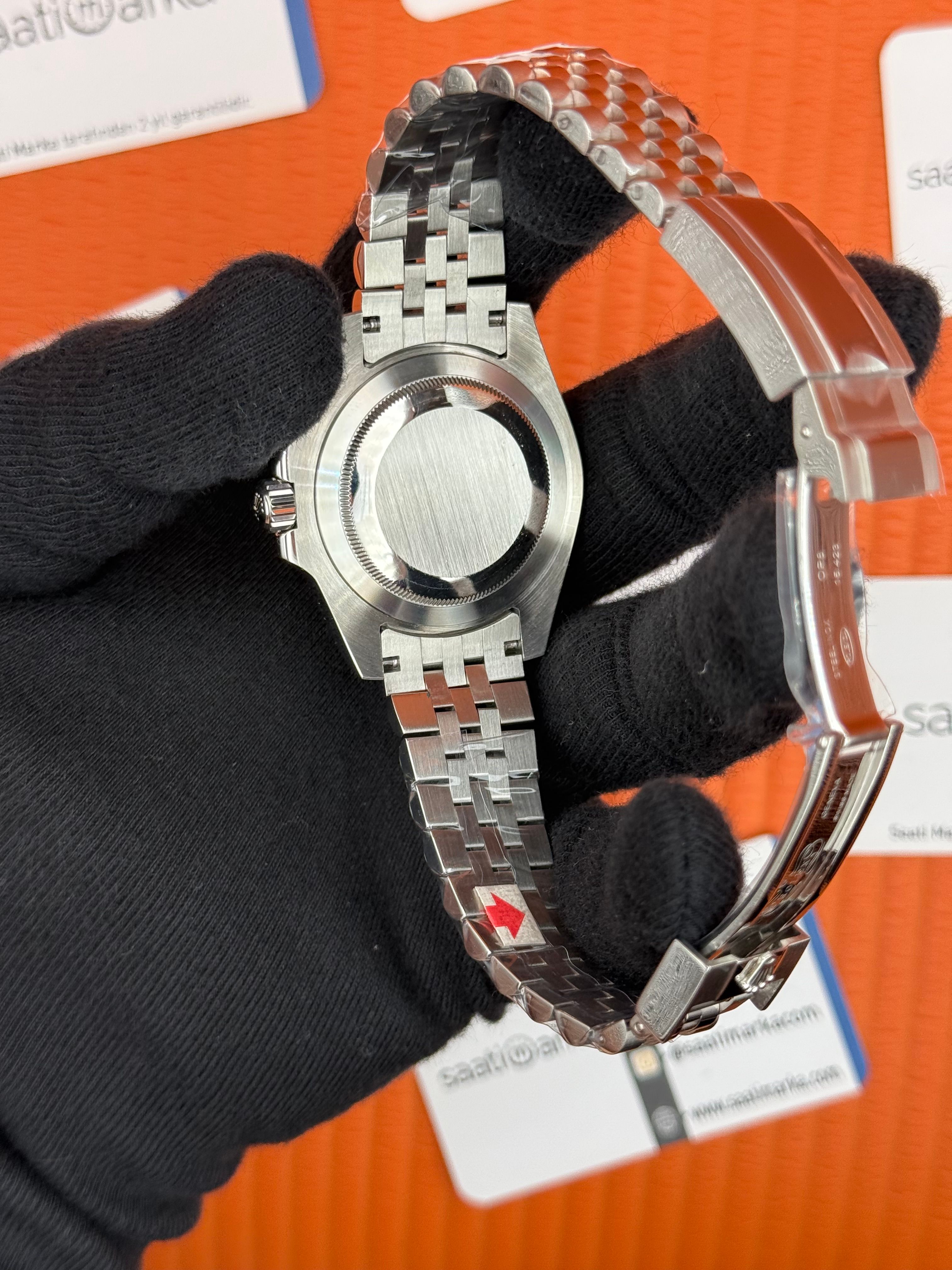 ROLEX Gmt Master green dial bezel jubilee silver kordon 40mm