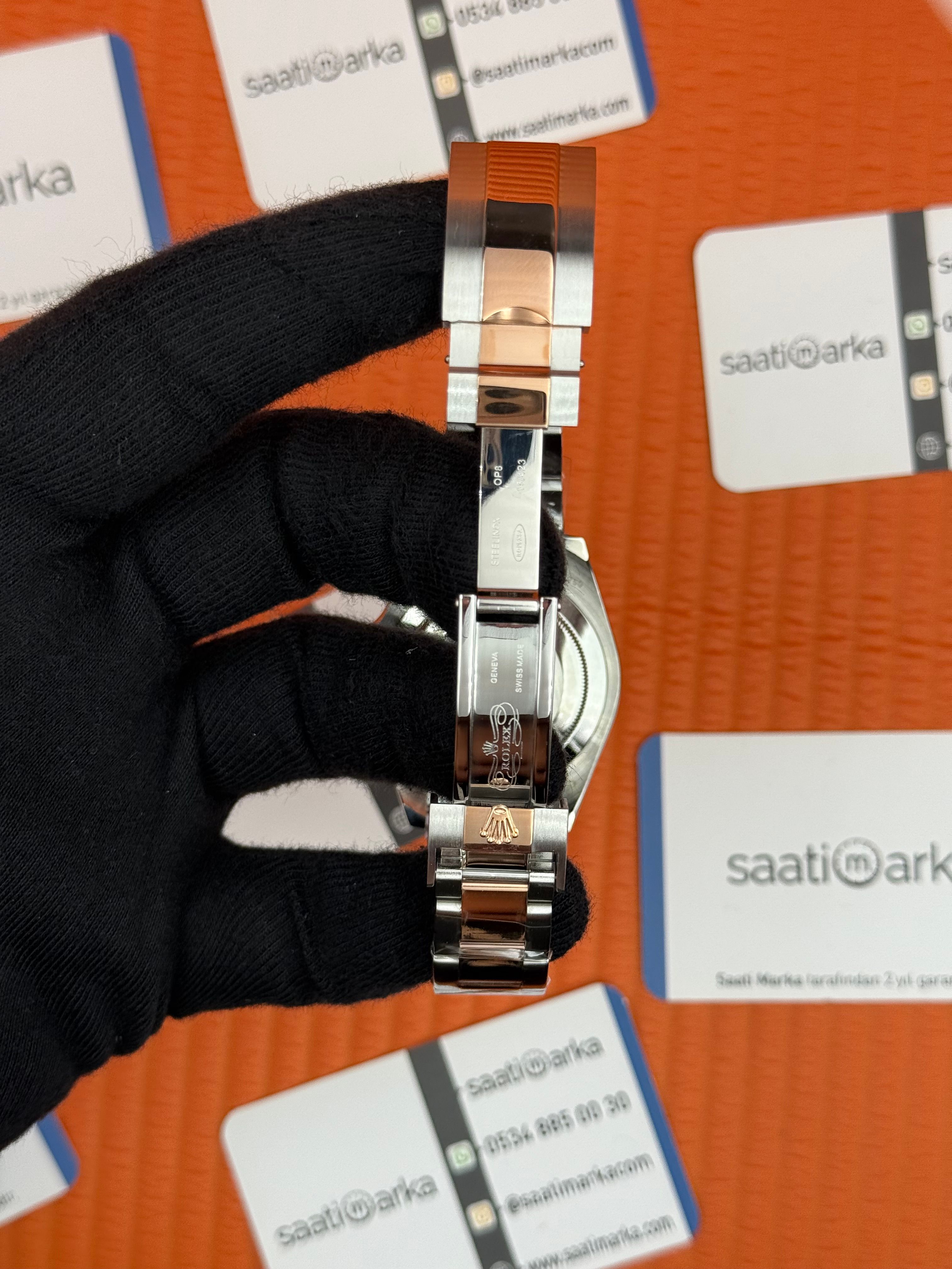 ROLEX Yacht Master oyster black dial rose silver kordon