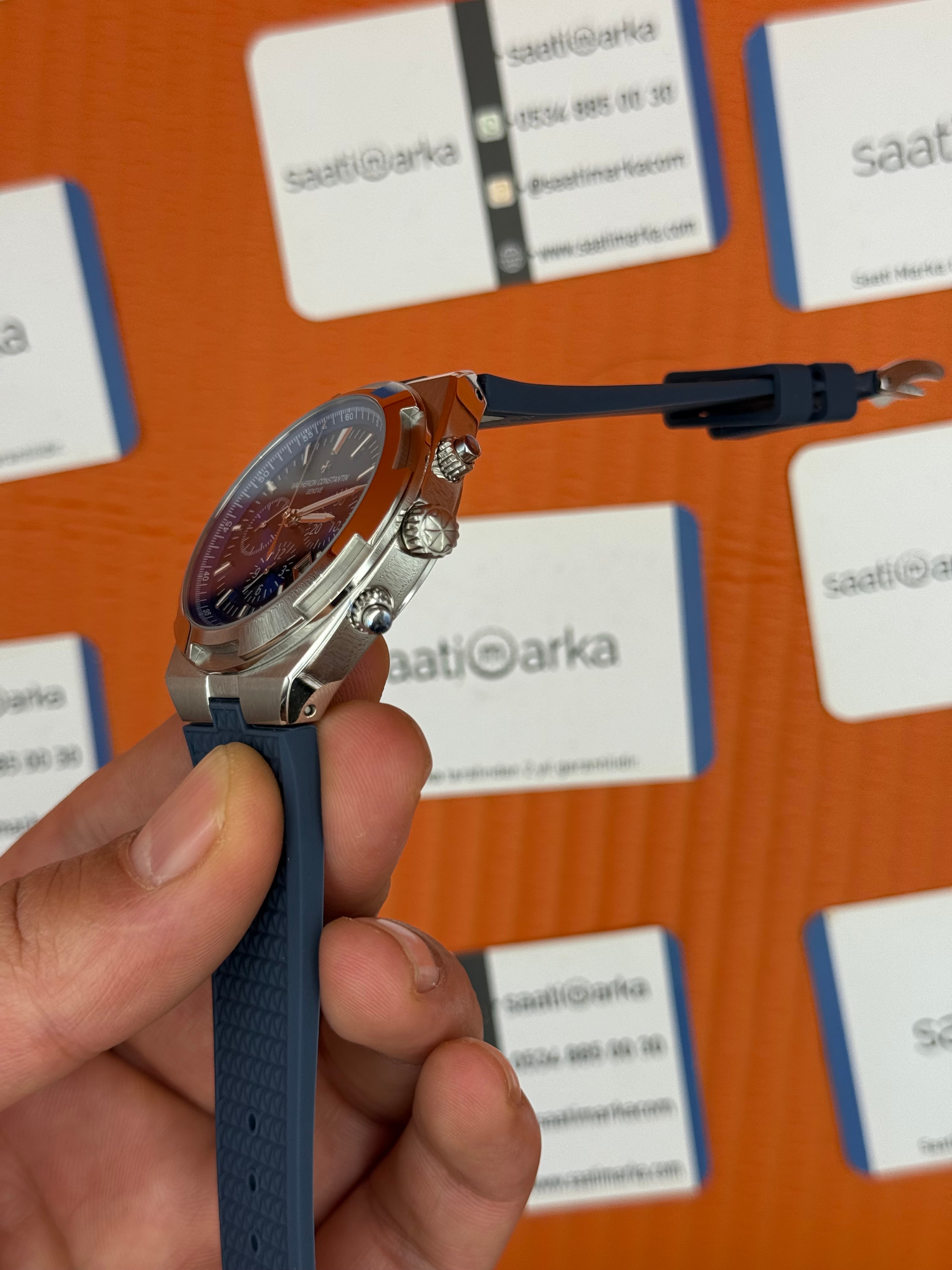 VACHERON CONSTANTIN overseas chronograph mavi kadran silver kasa mavi kauçuk kordon erkek kol saati