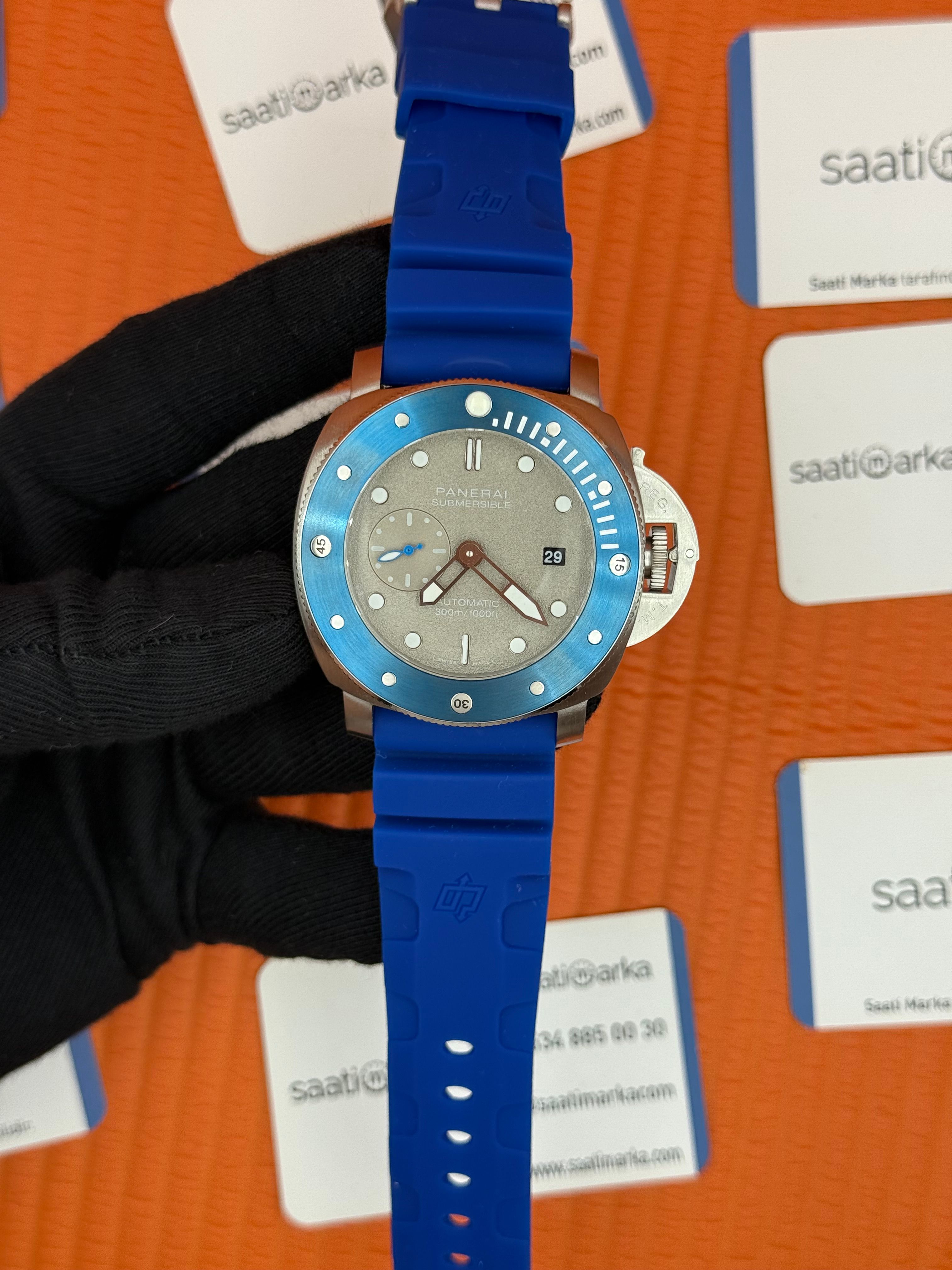 PANERAI submersible automatic 300m gri kadran mavi kauçuk kordon