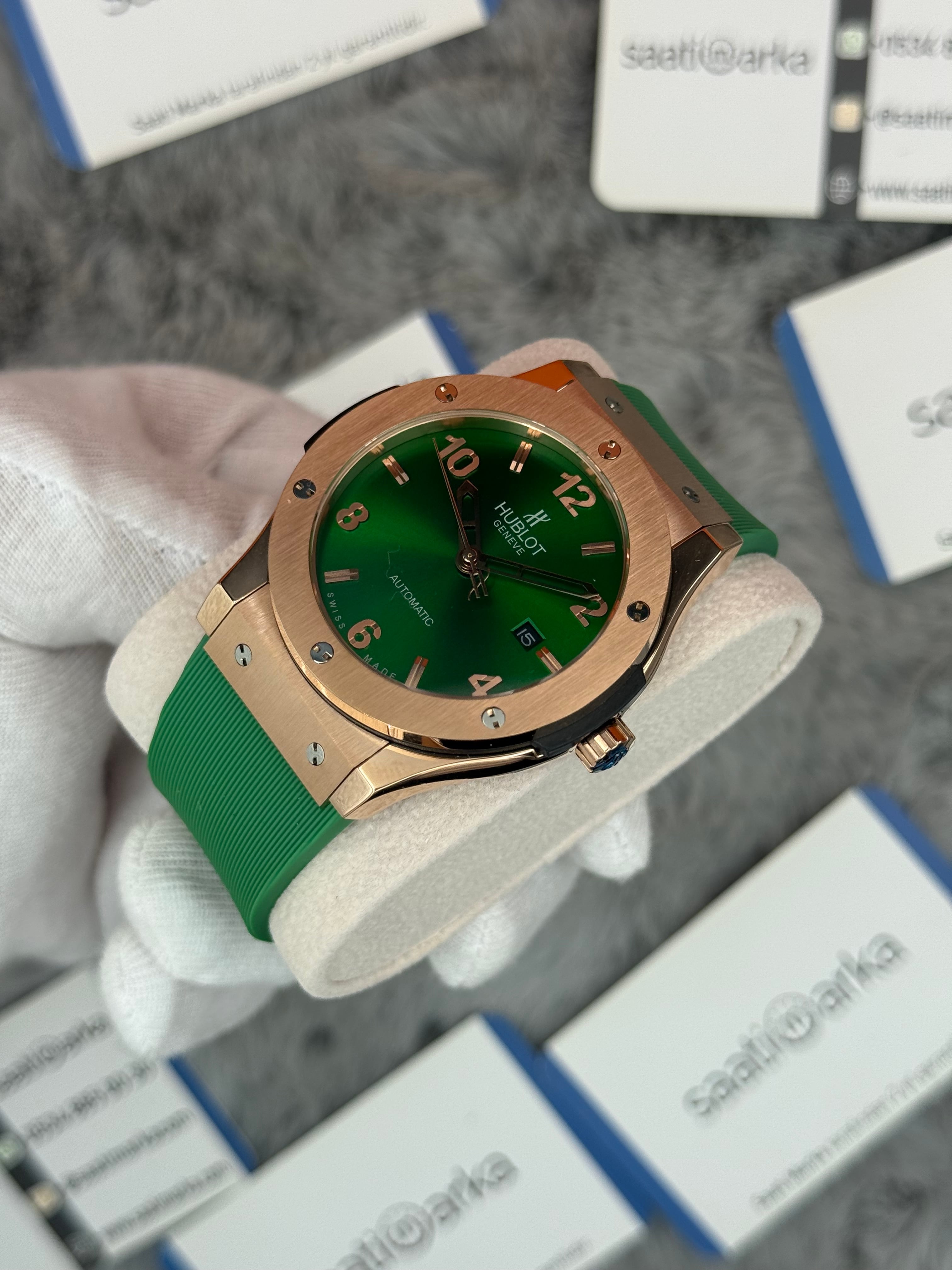 HUBLOT vendome 41mm rose kasa yeşil kadran yeşil kauçuk kordon erkek kol saati