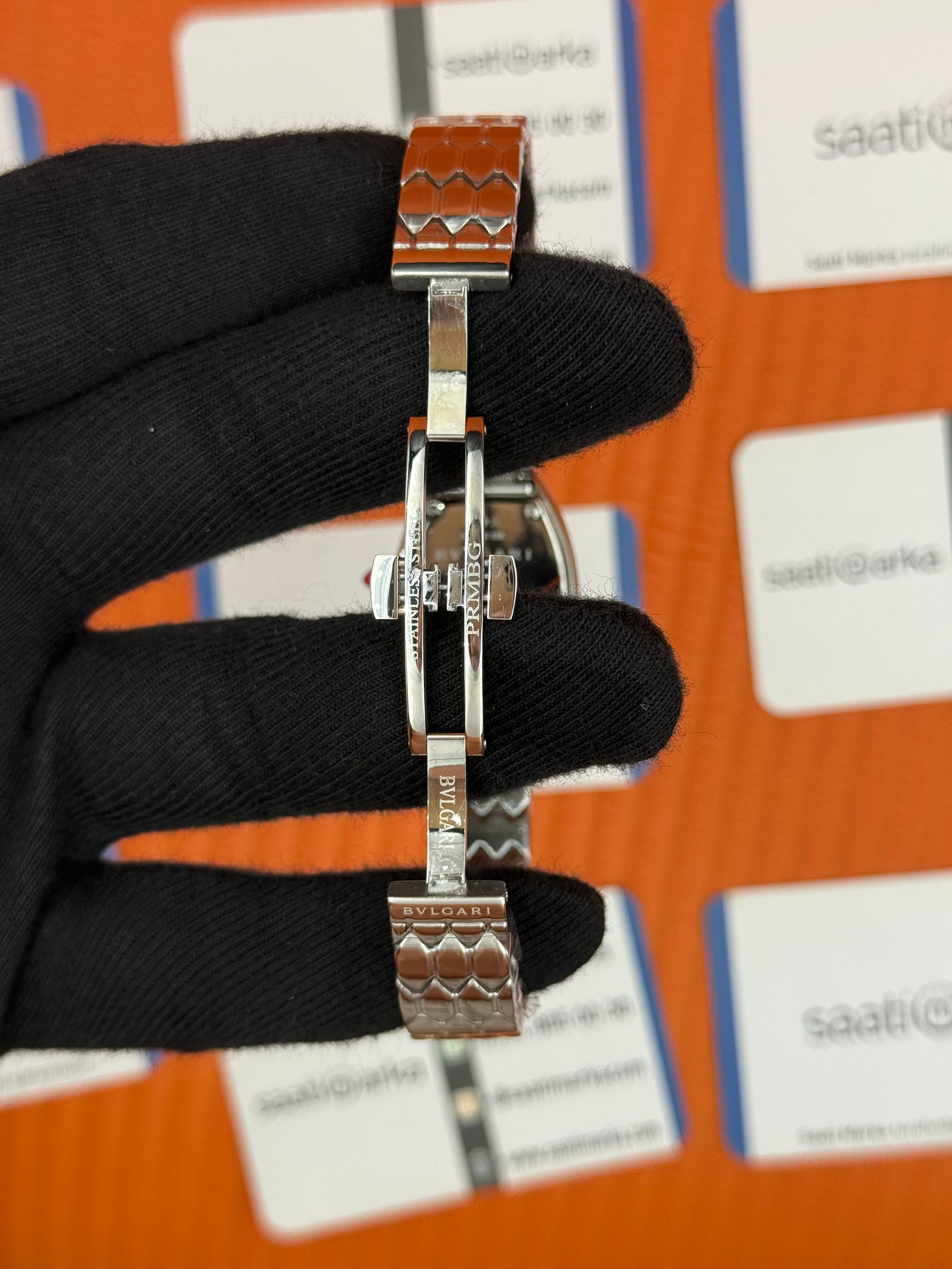 BVLGARİ serpenti seduttori taşlı bezel siyah kadran silver kasa kordon kadın kol saati