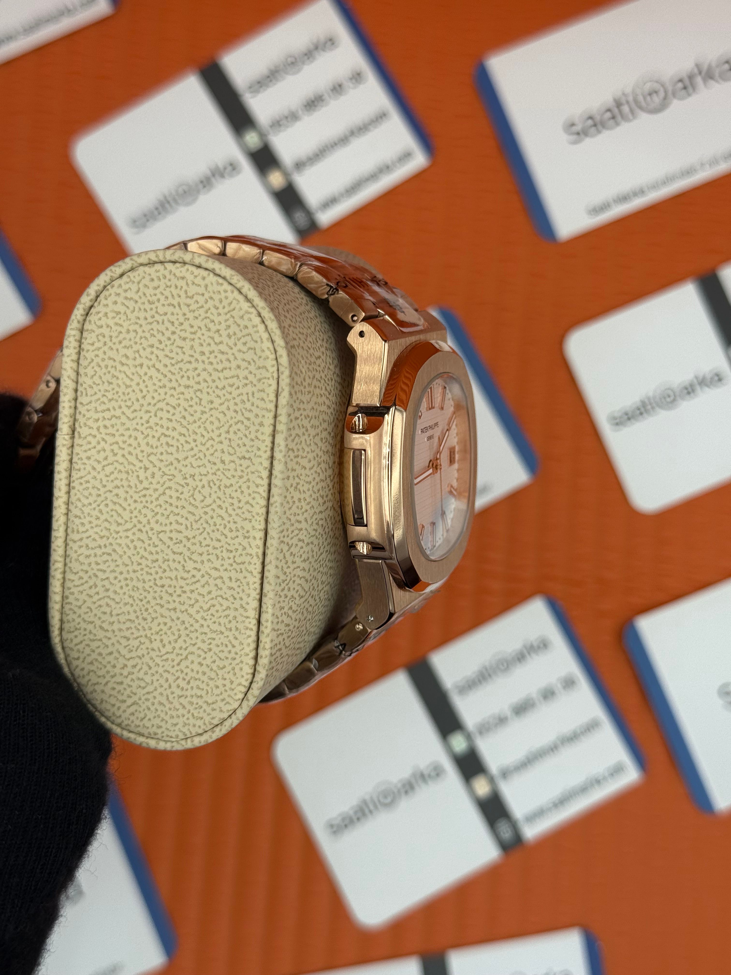 PATEK PHILIPPE nautilus beyaz kadran rose kasa-kordon