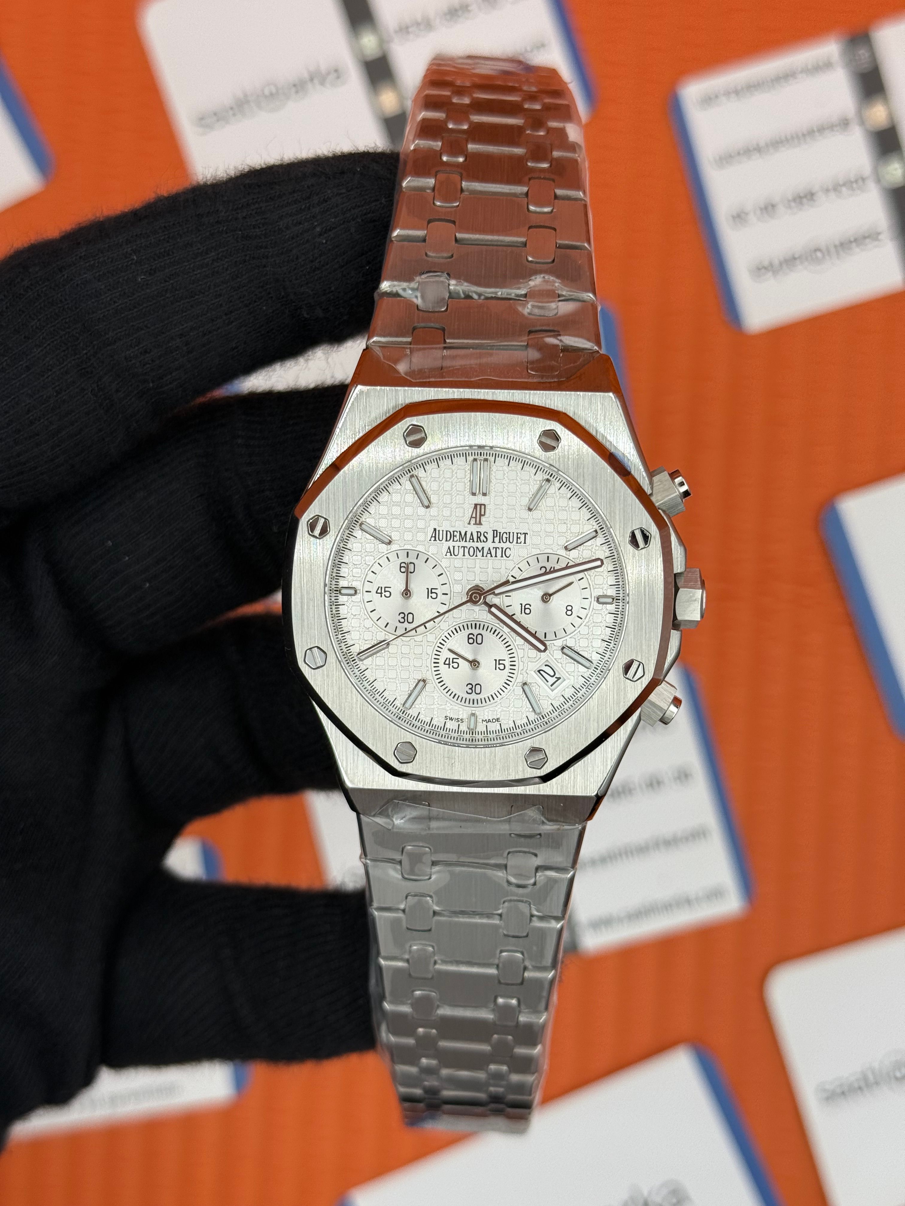 AUDEMARS PİGUET ROYAL OAK CHRONOGRAPH BEYAZ KADRAN SİLVER KASA-KORDON 