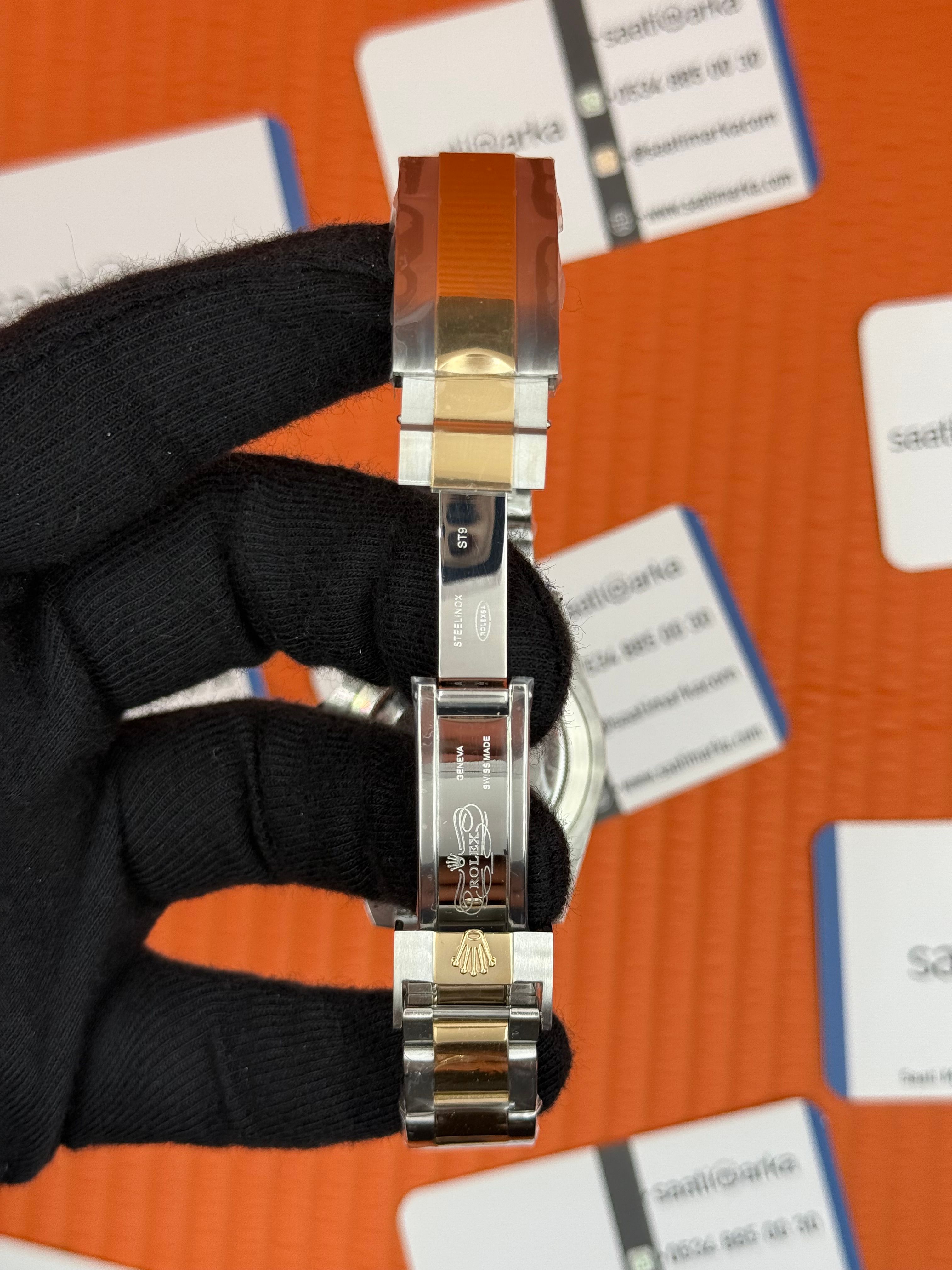 ROLEX Submariner oyster gold silver blue dial 