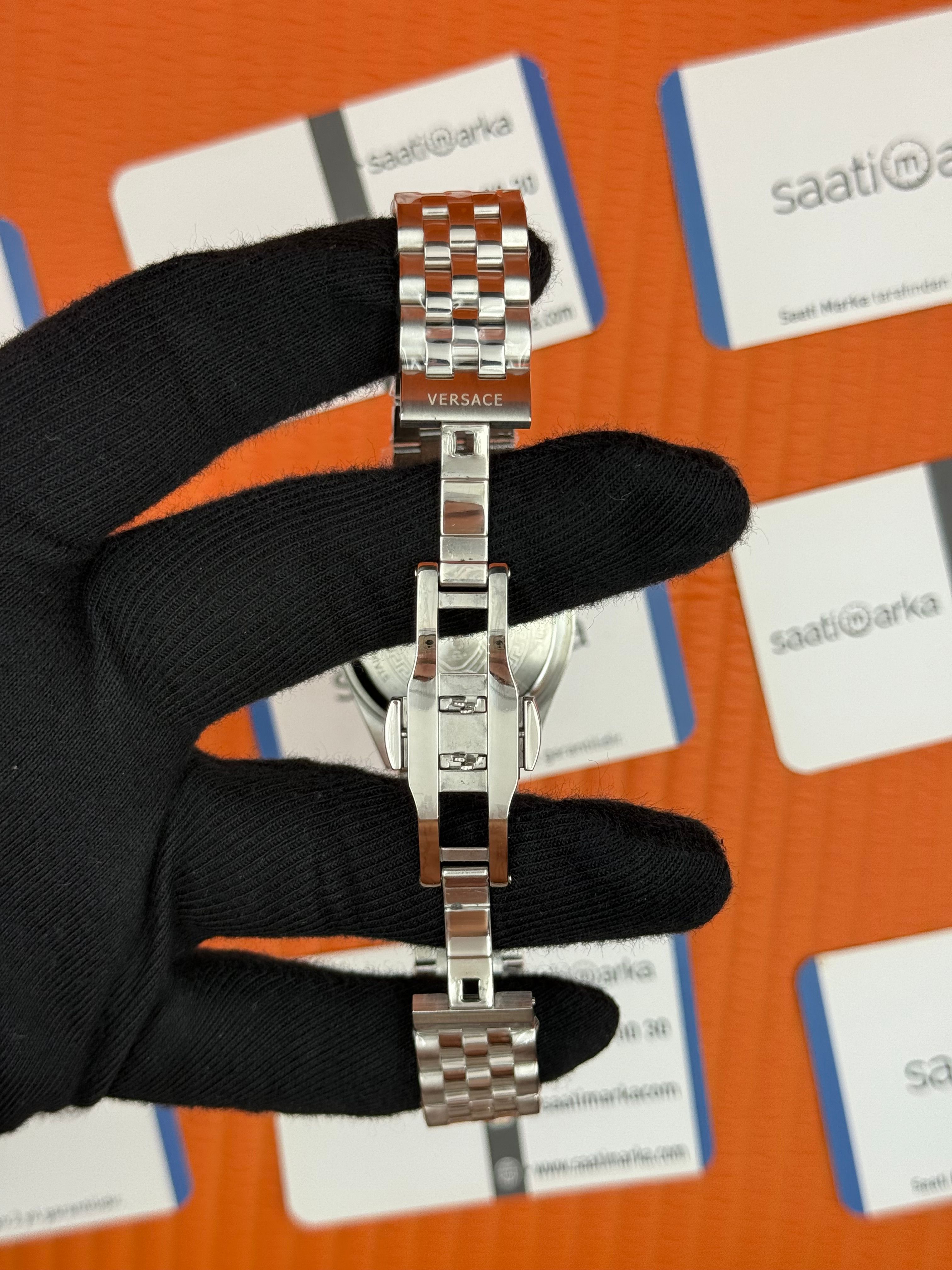 VERSACE beyaz kadran silver kasa kordon kadın kol saati