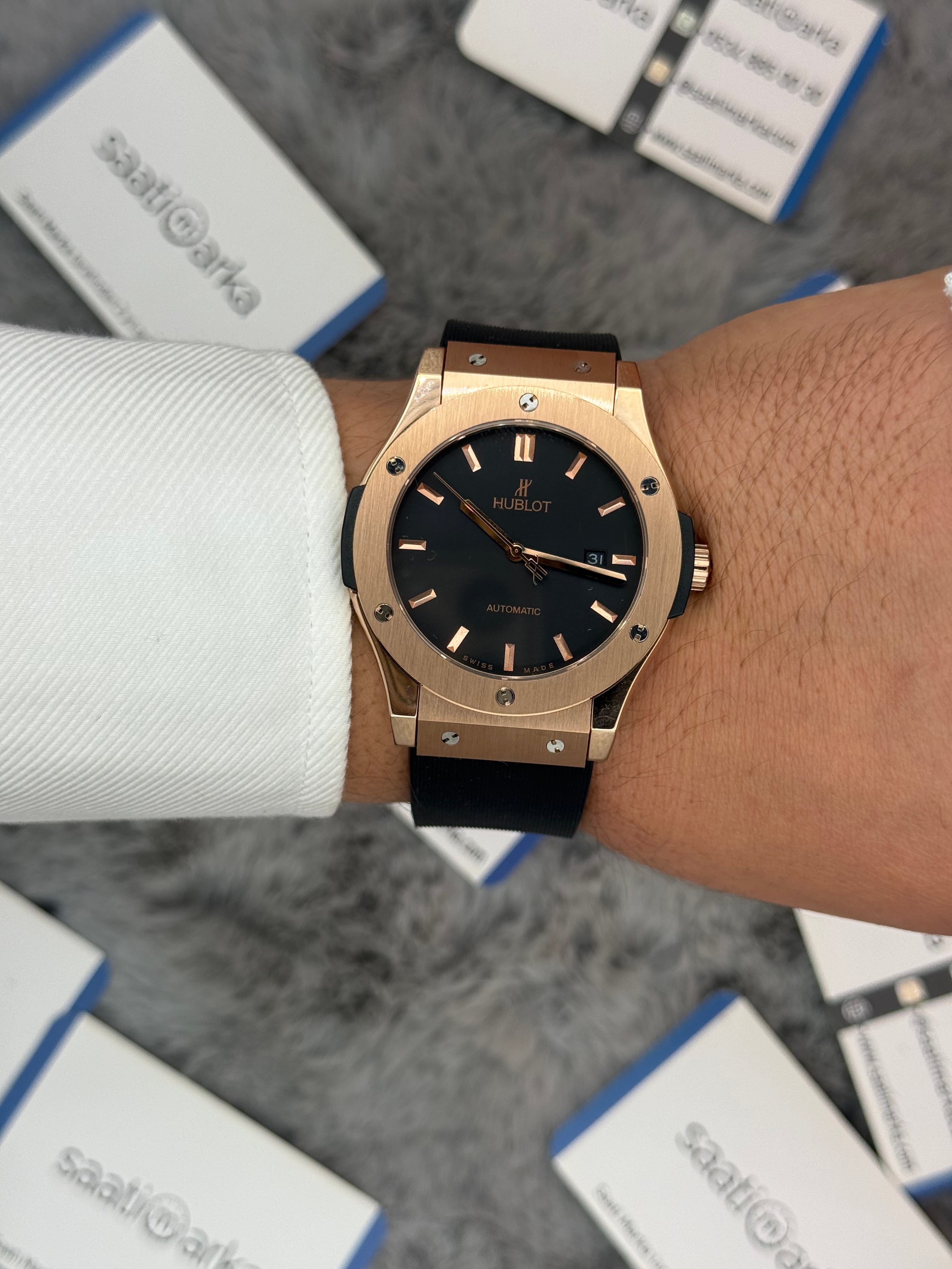 HUBLOT vendome 41mm rose kasa siyah kadran siyah kauçuk kordon erkek kol saati