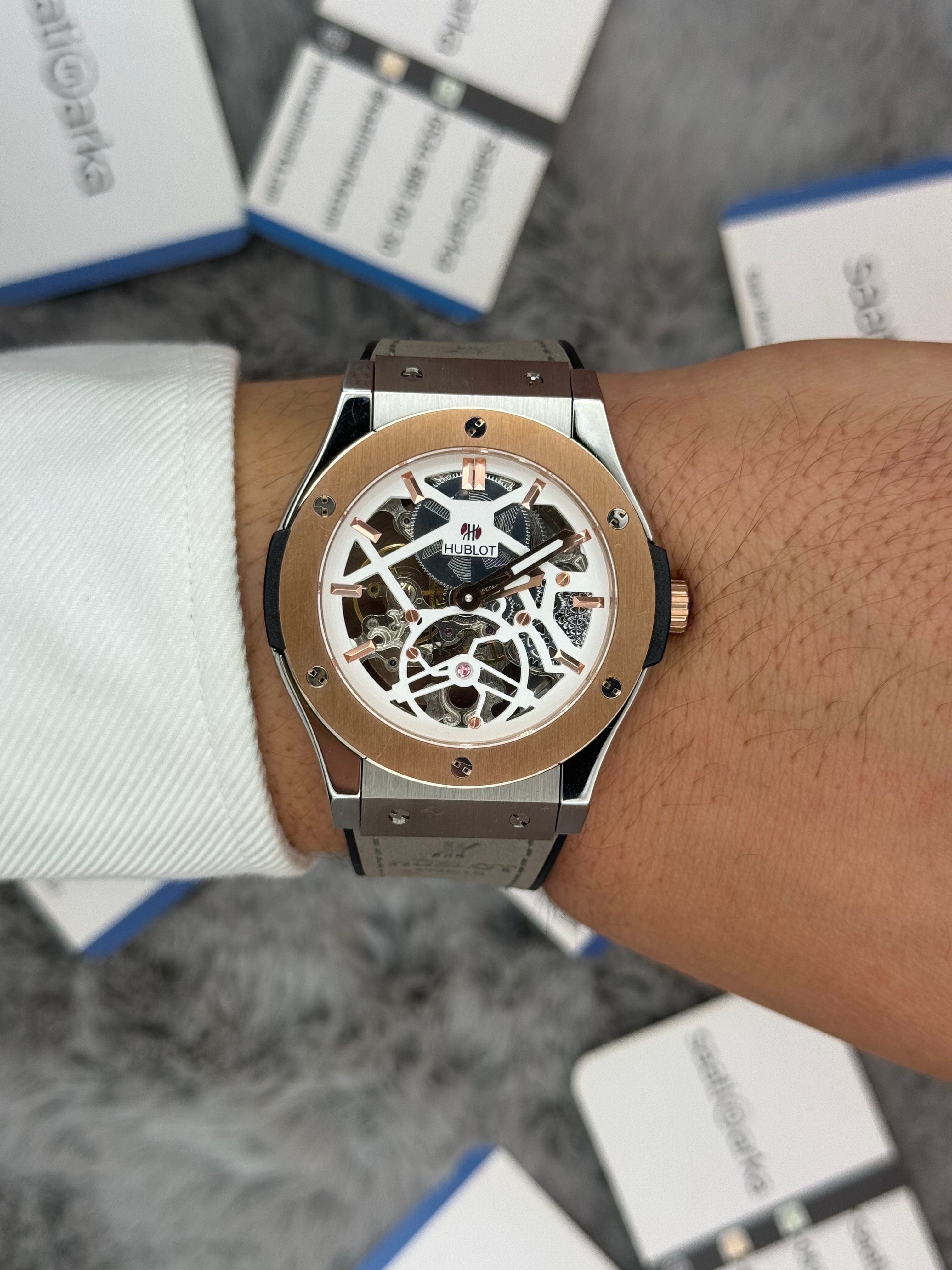 HUBLOT big bang tourbillon 41mm silver kasa gri deri kordon erkek kol saati