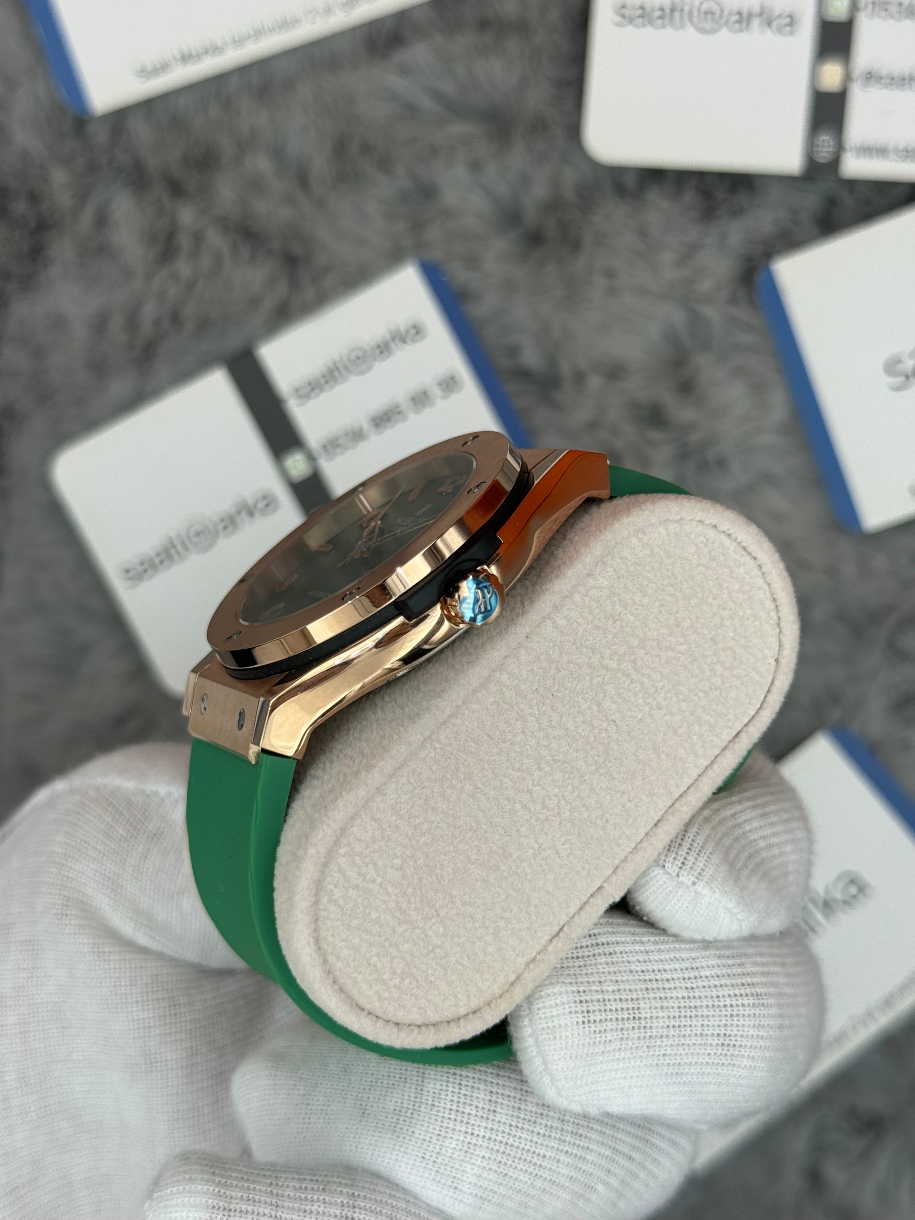 HUBLOT vendome 41mm rose kasa yeşil kadran yeşil kauçuk kordon erkek kol saati