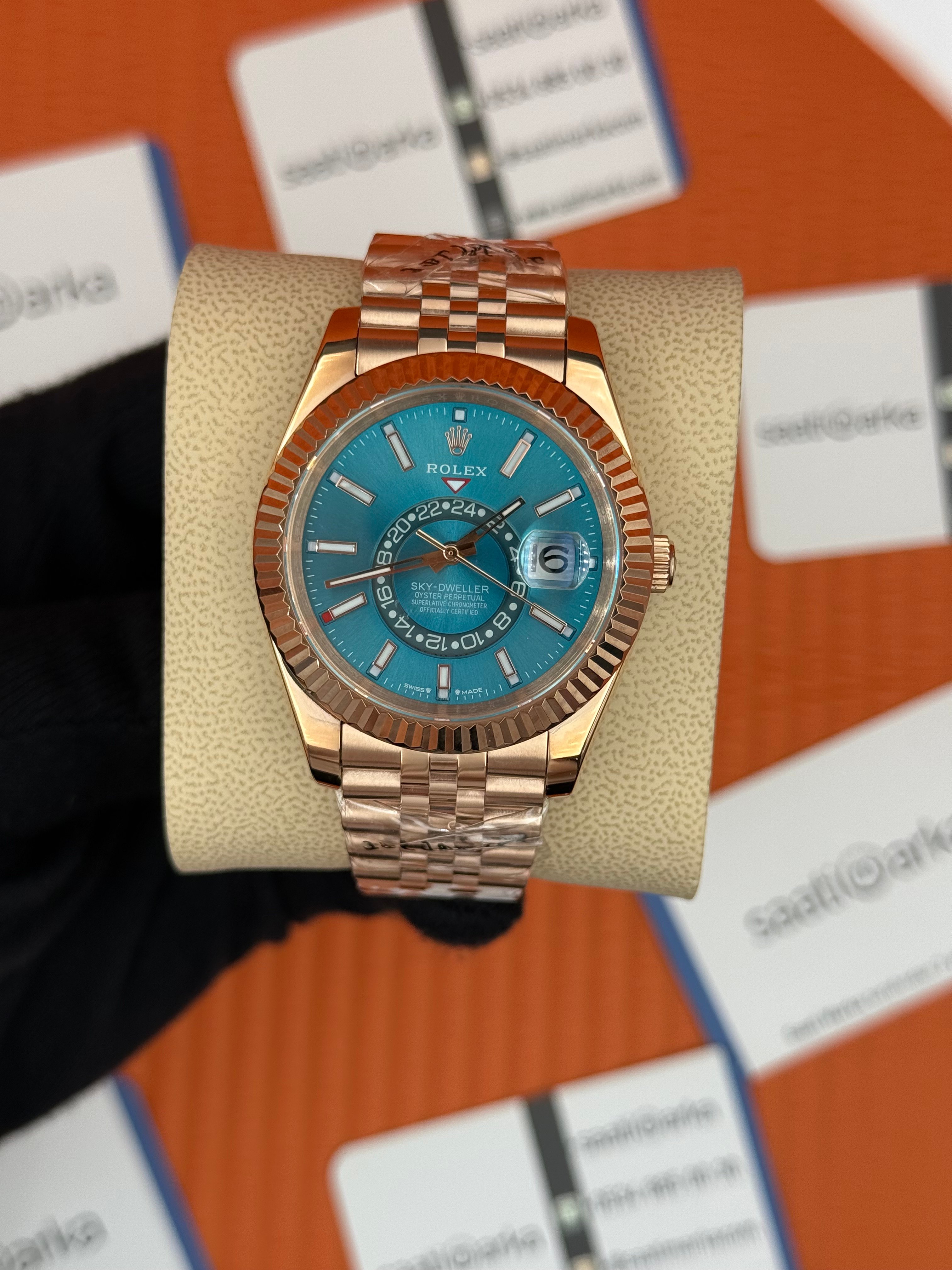 ROLEX Sky Dweller blue green dial jubilee kordon rose kasa-kordon