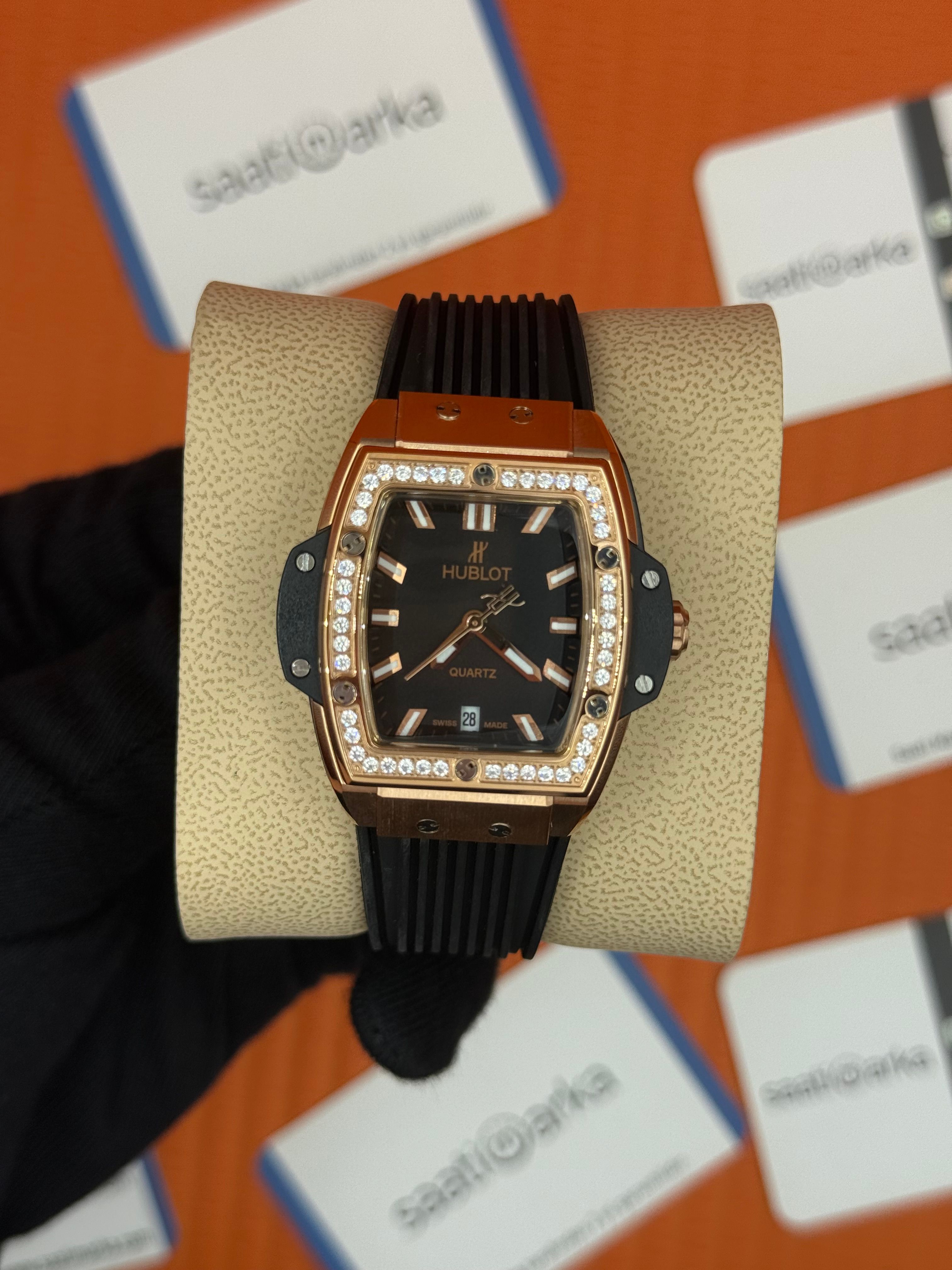 HUBLOT taşlı bezel rose kasa siyah kadran siyah kauçuk kordon kadın kol saati