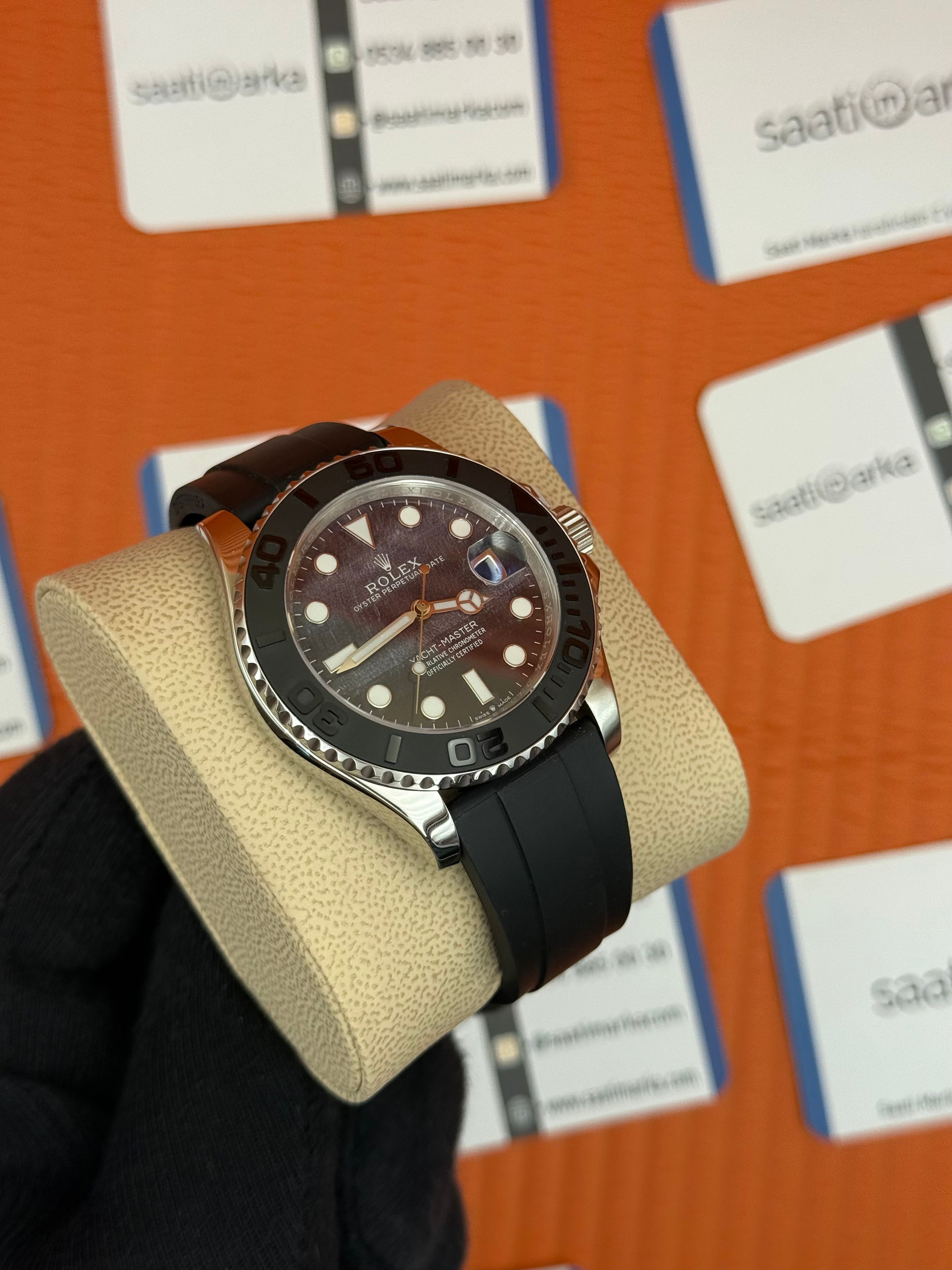 ROLEX Yacht Master desenli lacivert kadran siyah kauçuk kordon