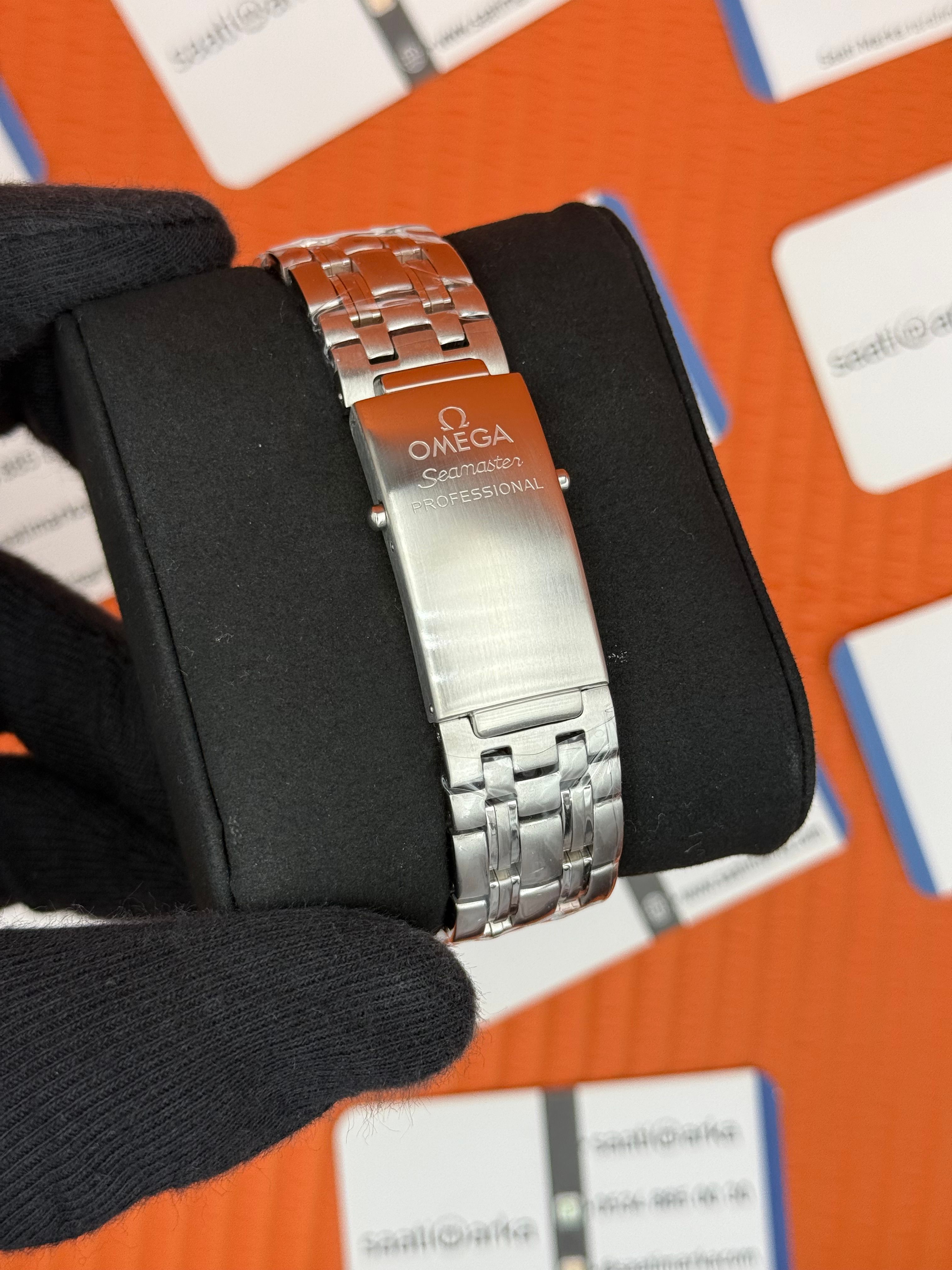 OMEGA SEAMASTER SİYAH KADRAN SİYAH BEZEL SİLVER KASA KORDON 