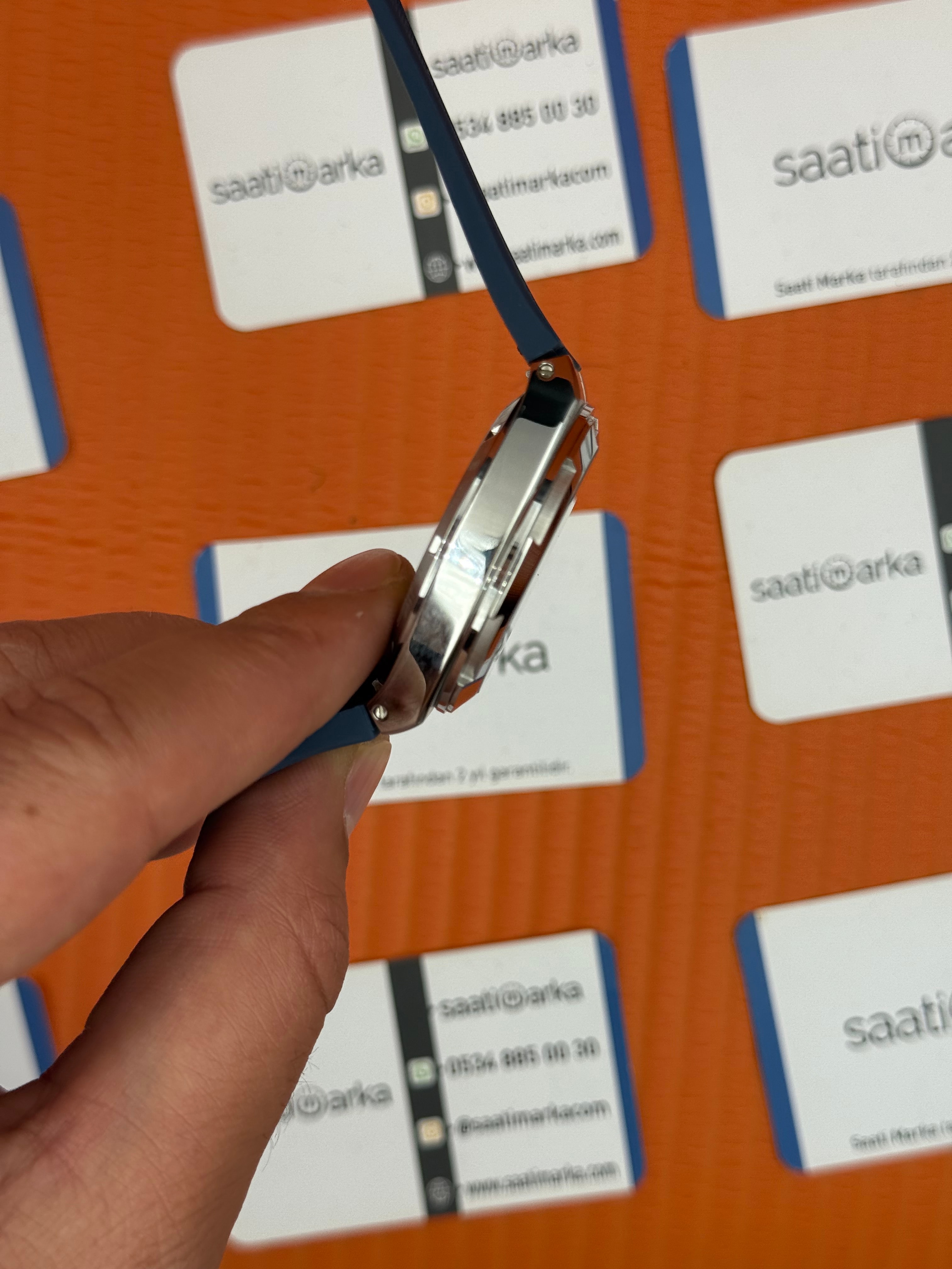 VACHERON CONSTANTIN overseas chronograph mavi kadran silver kasa mavi kauçuk kordon erkek kol saati