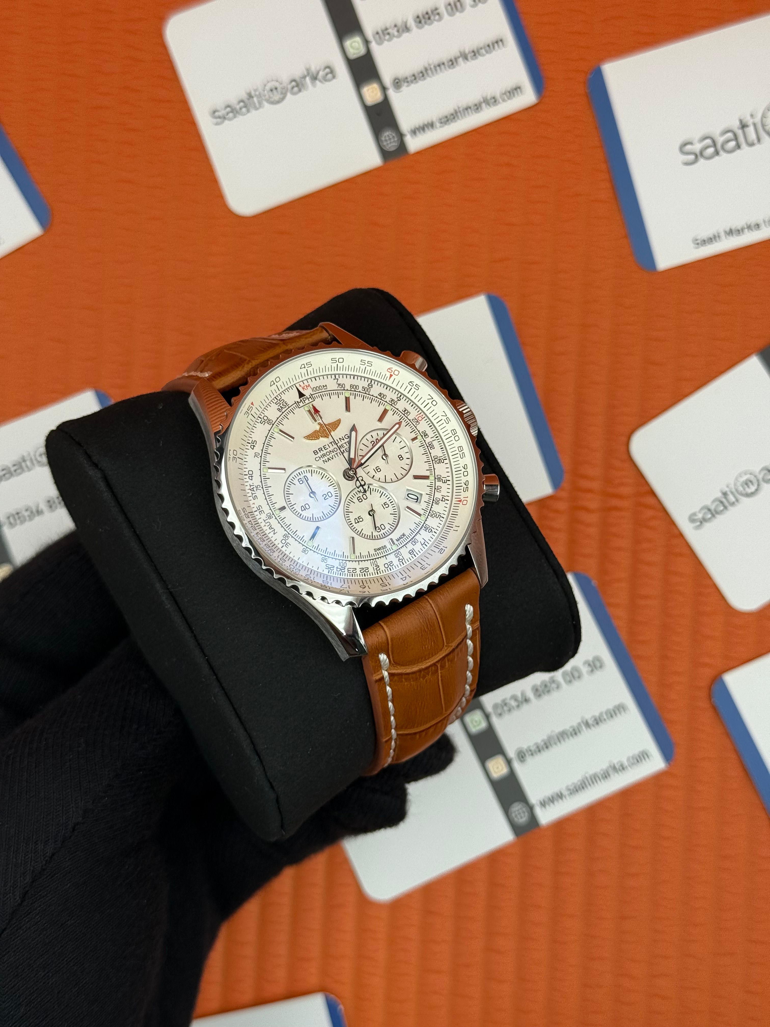 BREITLING Navitimer kahverengi deri kordon beyaz kadran çelik kasa