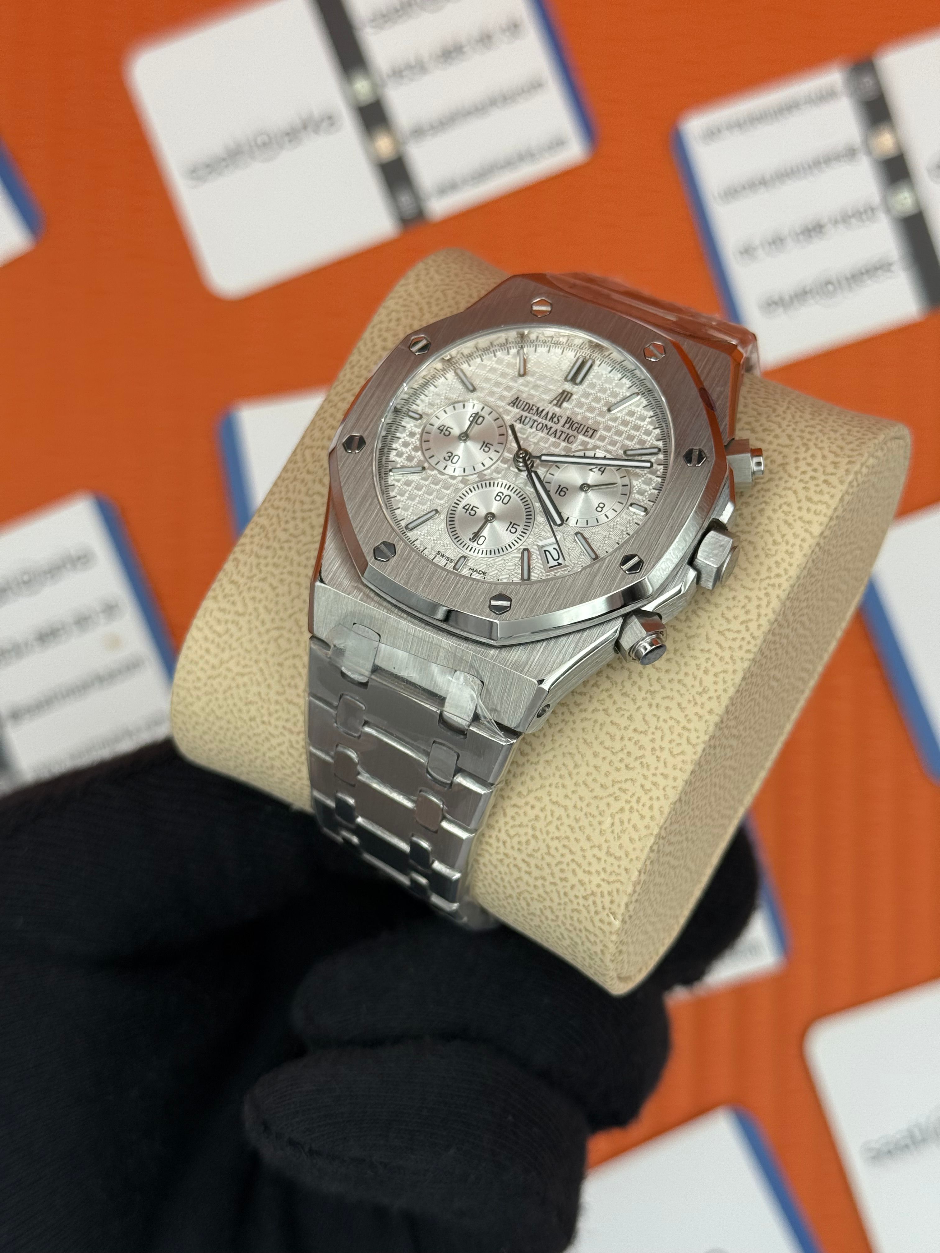 AUDEMARS PİGUET ROYAL OAK CHRONOGRAPH BEYAZ KADRAN SİLVER KASA-KORDON 