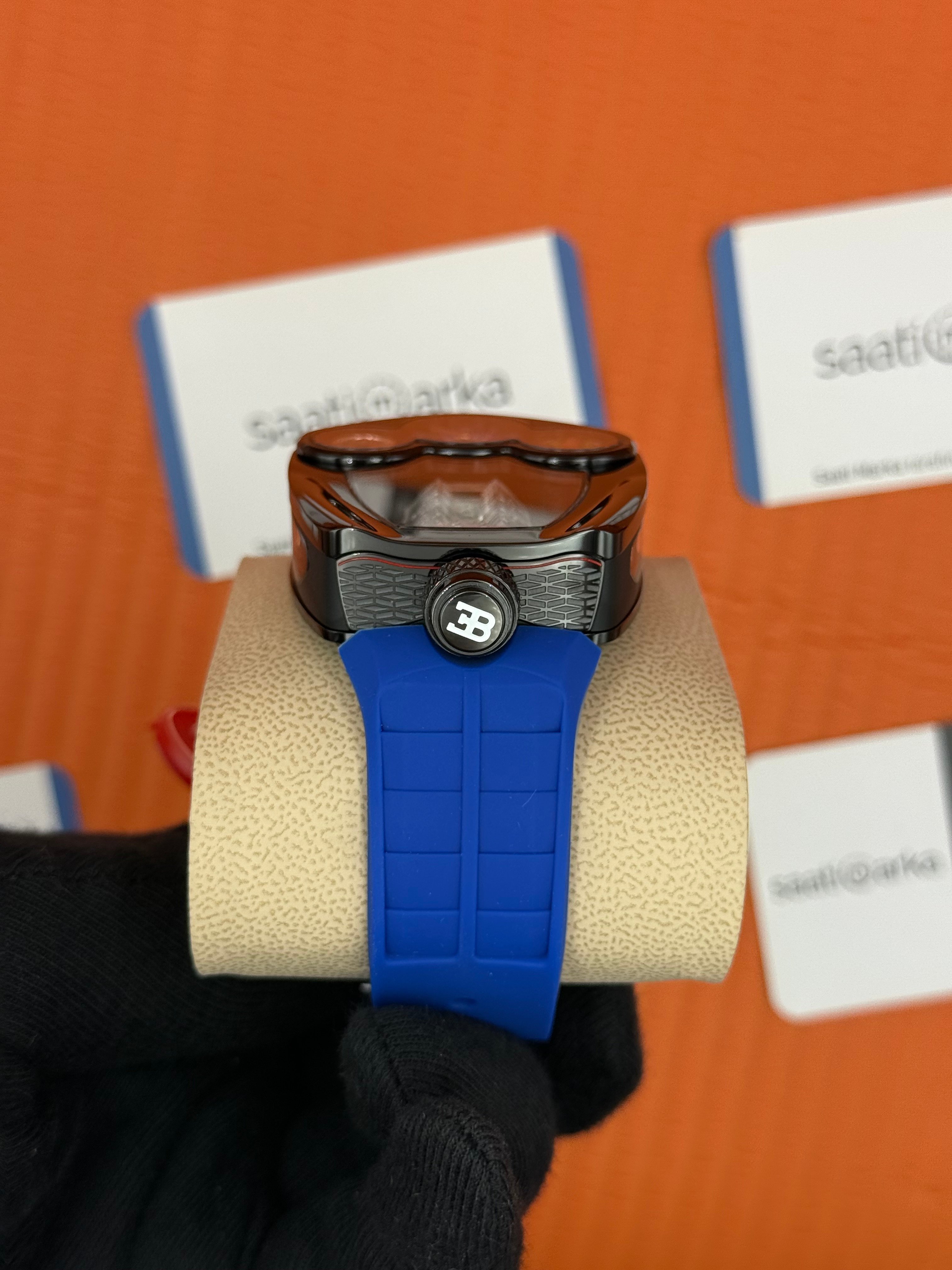 JACOB&CO BUGATTI turbillon kadran mavi kauçuk kadran siyah kasa