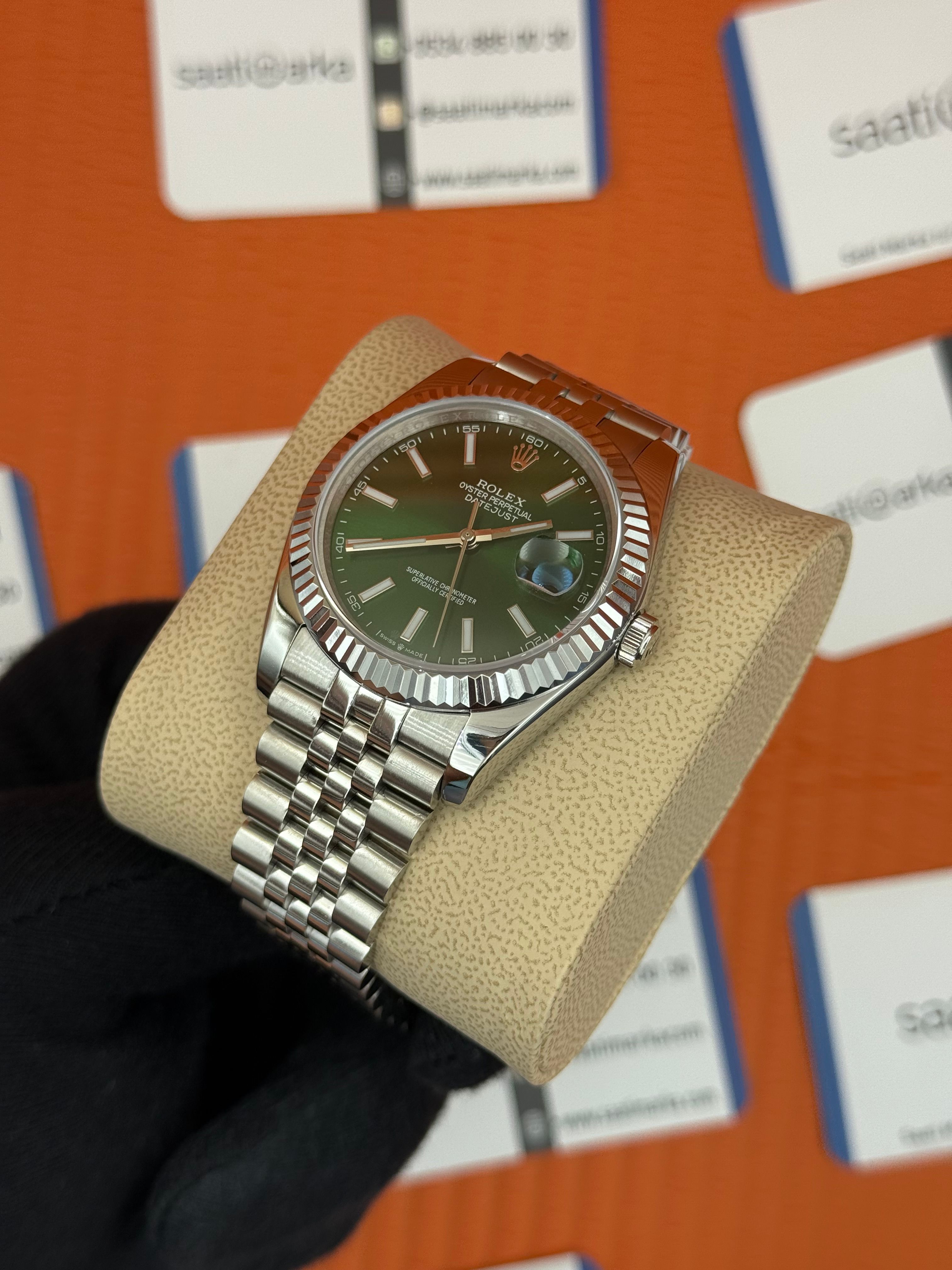 ROLEX Datejust green dial silver jubilee kordon
