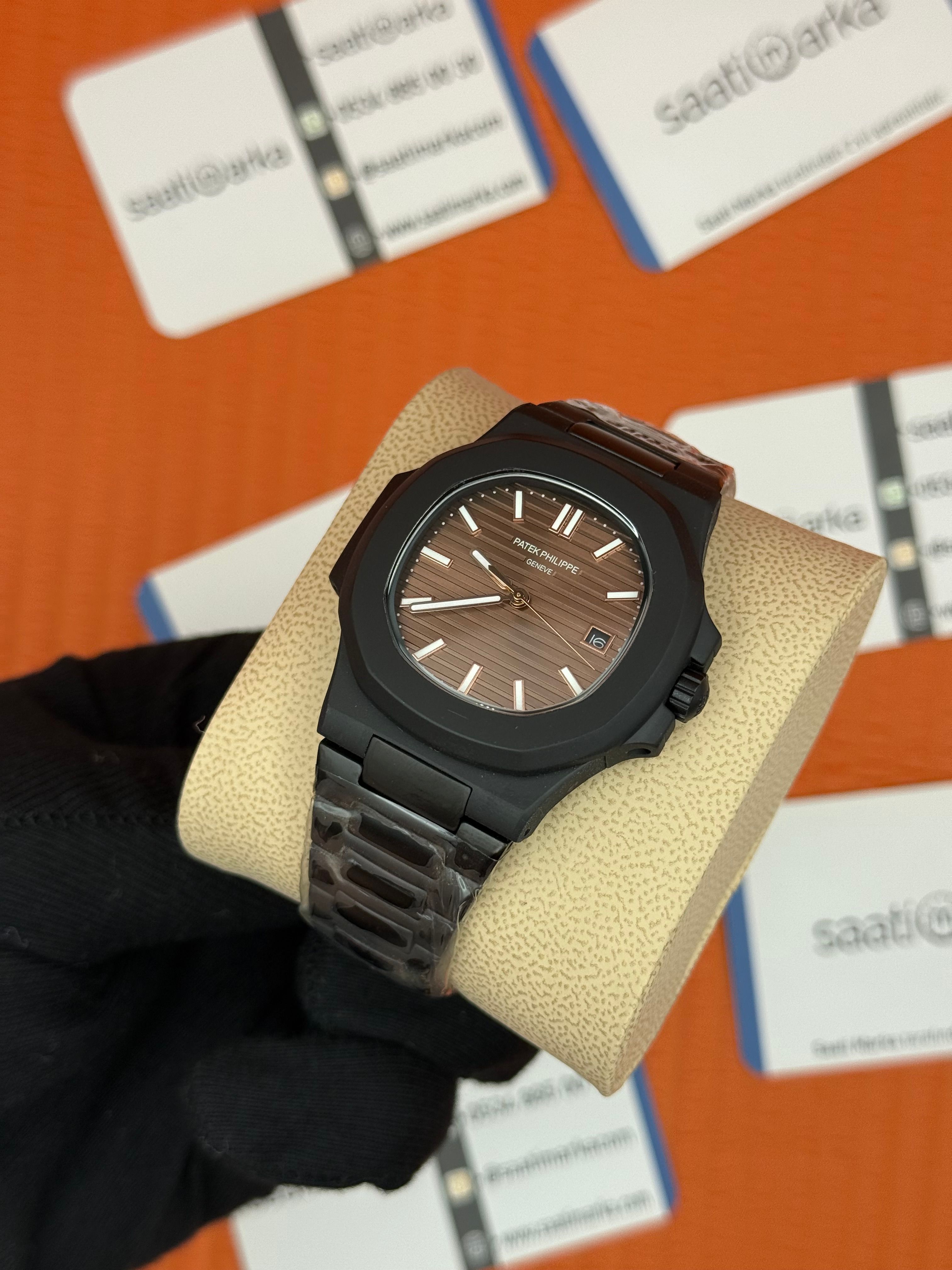 PATEK PHILIPPE NAUTİLUS KAHVERENGİ KADRAN SİYAH KASA KORDON 
