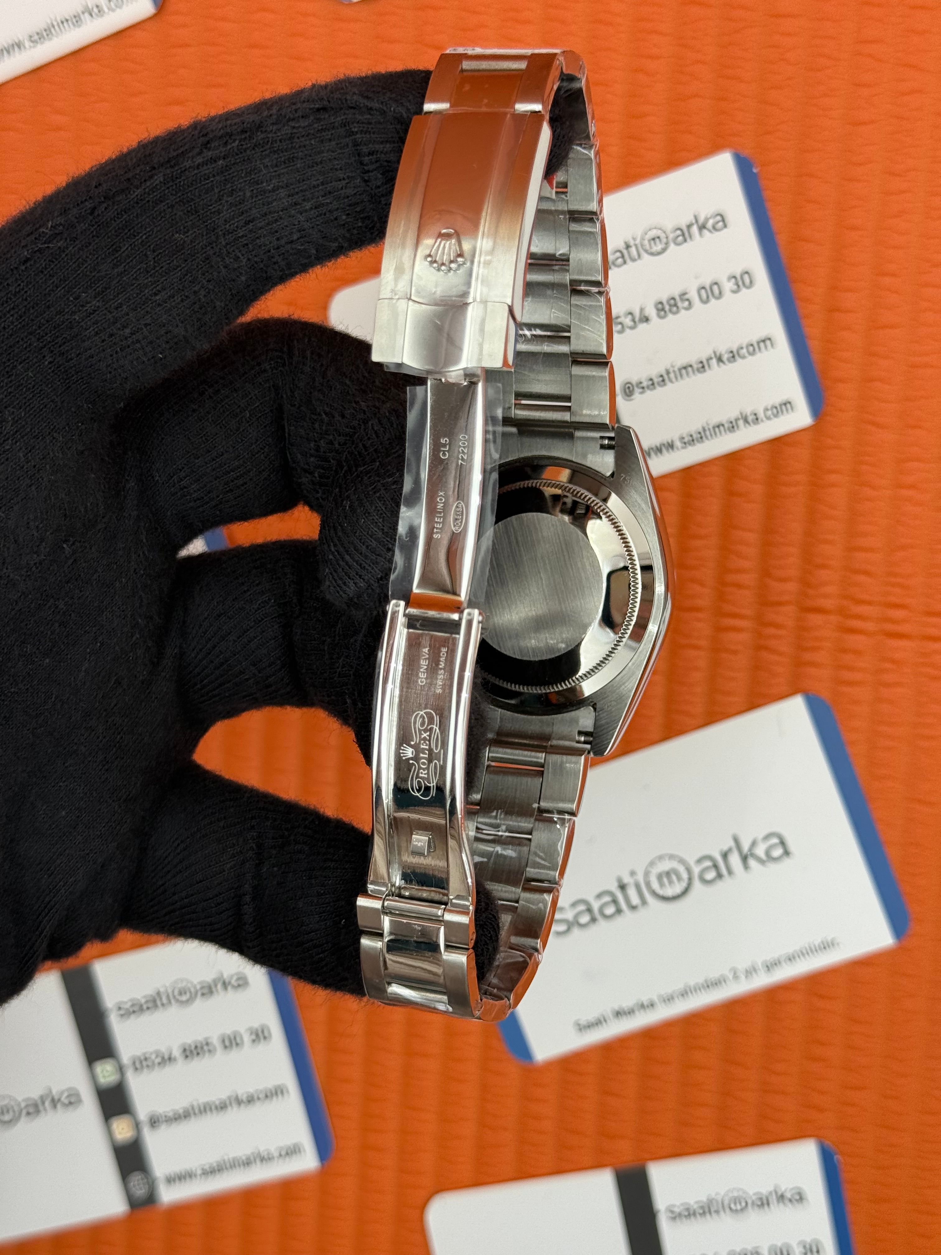 ROLEX Datejust black dial silver oyster kordon