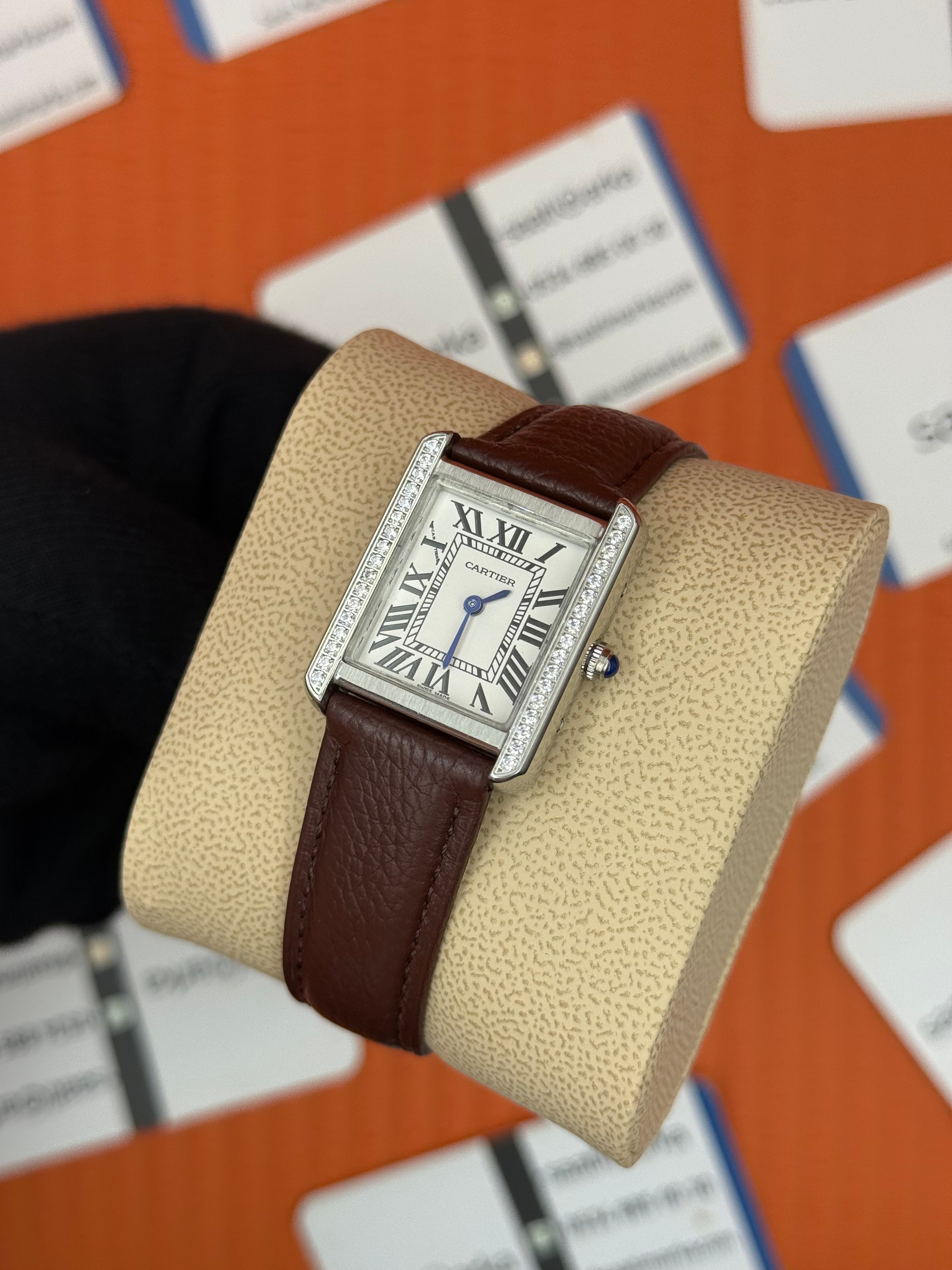 CARTIER Tank 29mm kadın kol saati silver kasa taşlı bezel kahverengi deri kordon