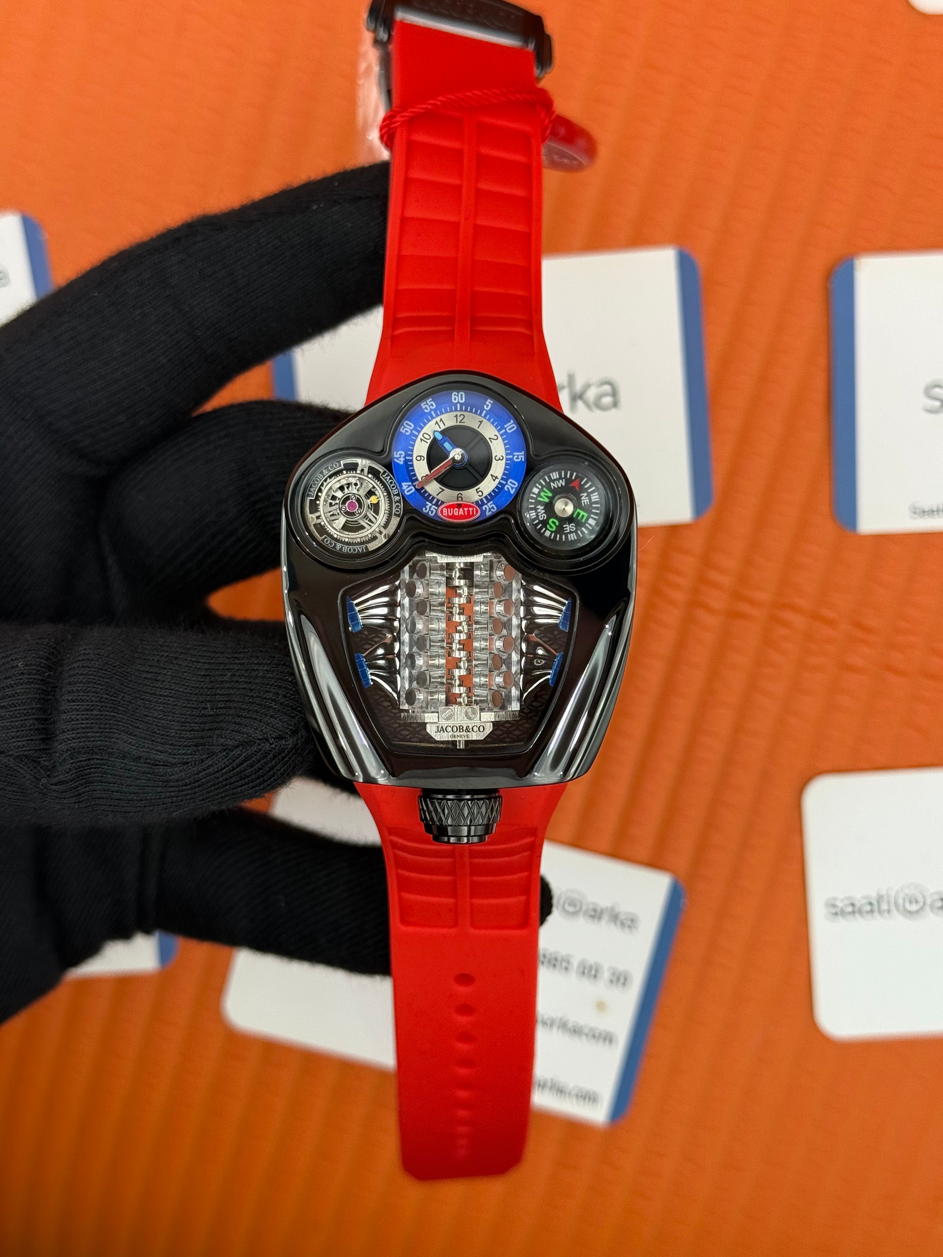 JACOB&CO BUGATTI turbillon kadran siyah kasa kırmızı kauçuk kordon 