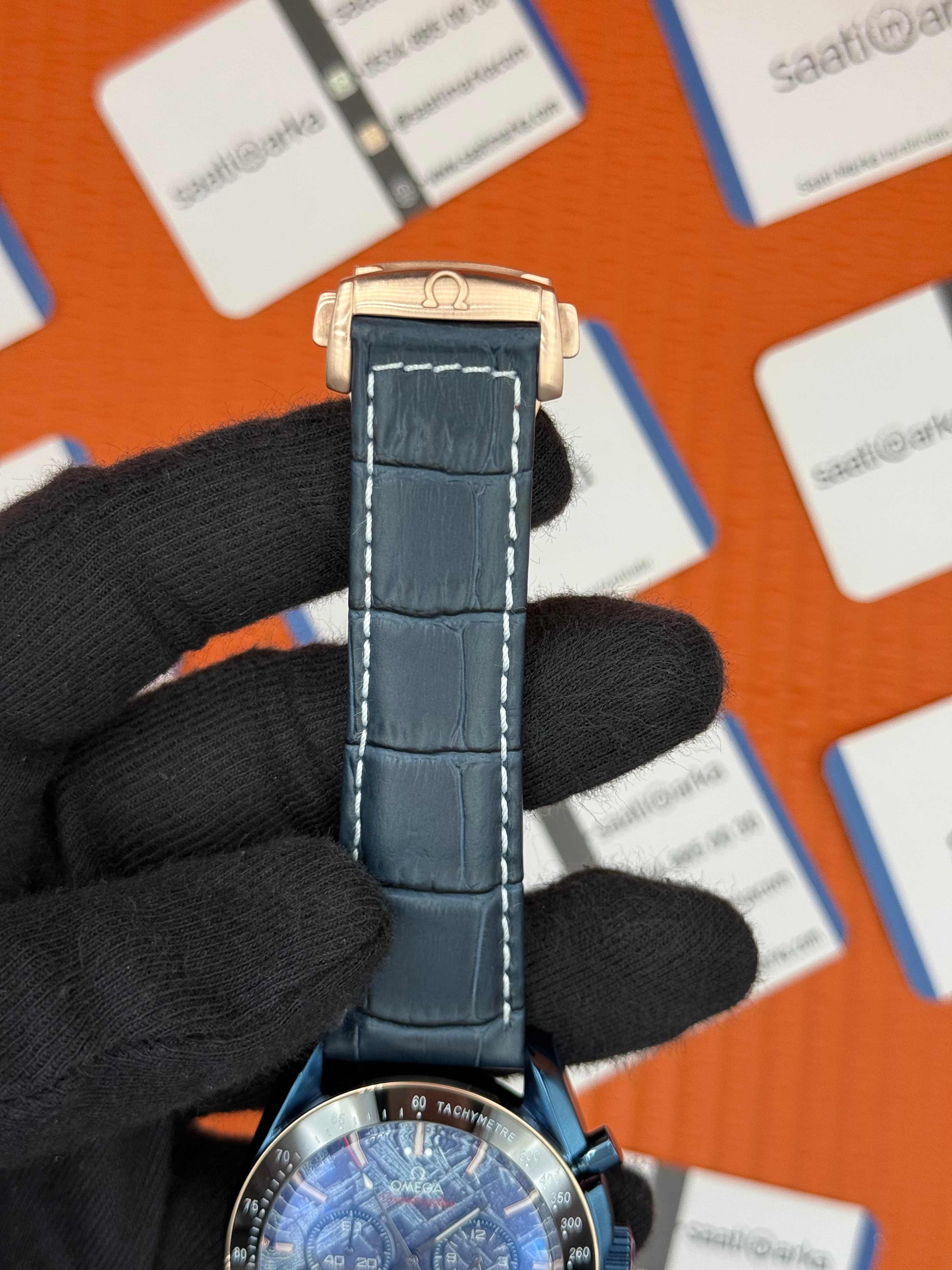 OMEGA SPEEDMASTER LACİVERT KORDON LACİVERT KASA SİYAH BEZEL