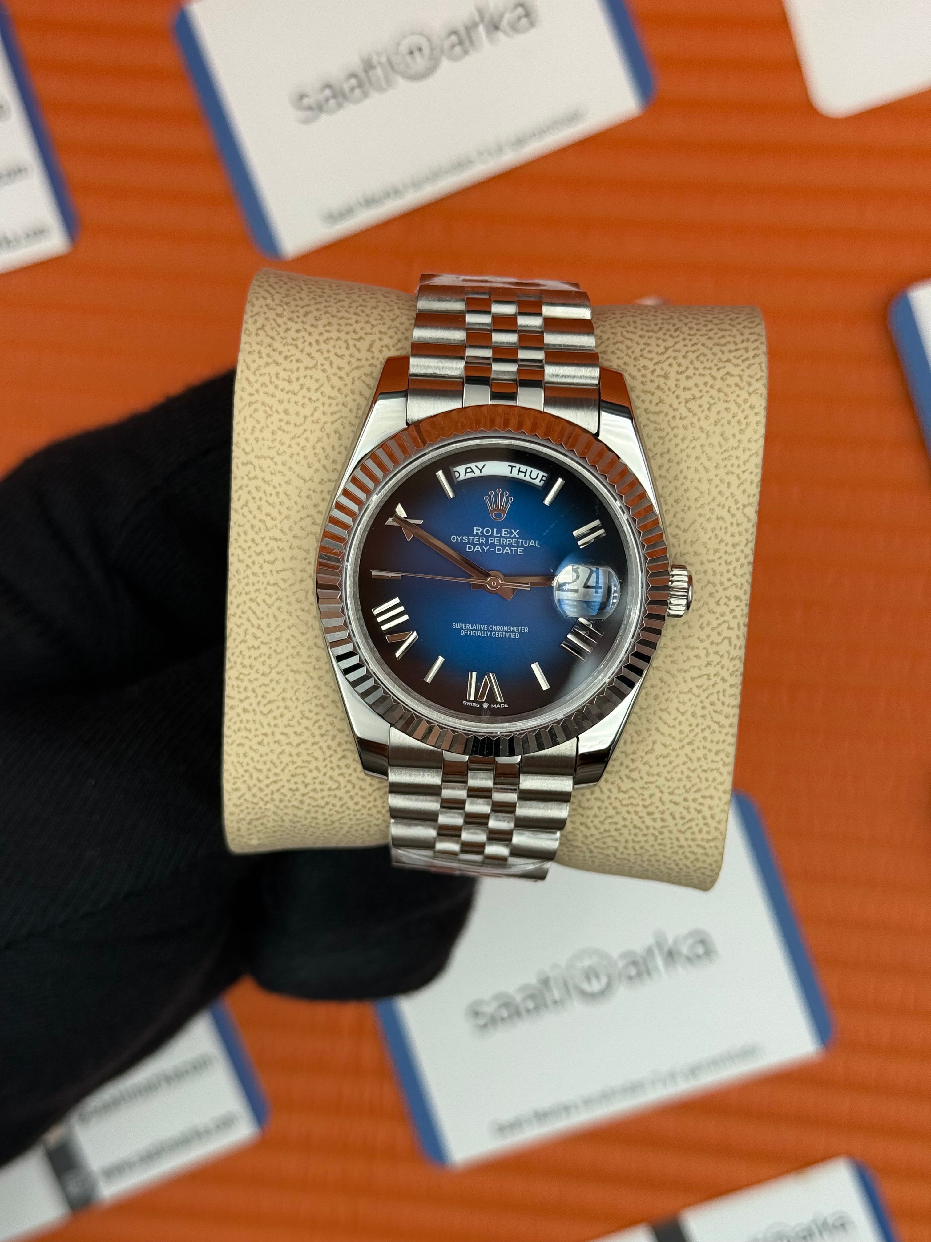 ROLEX Day Date roma rakamlı mavi siyah kadran silver jubilee kordon