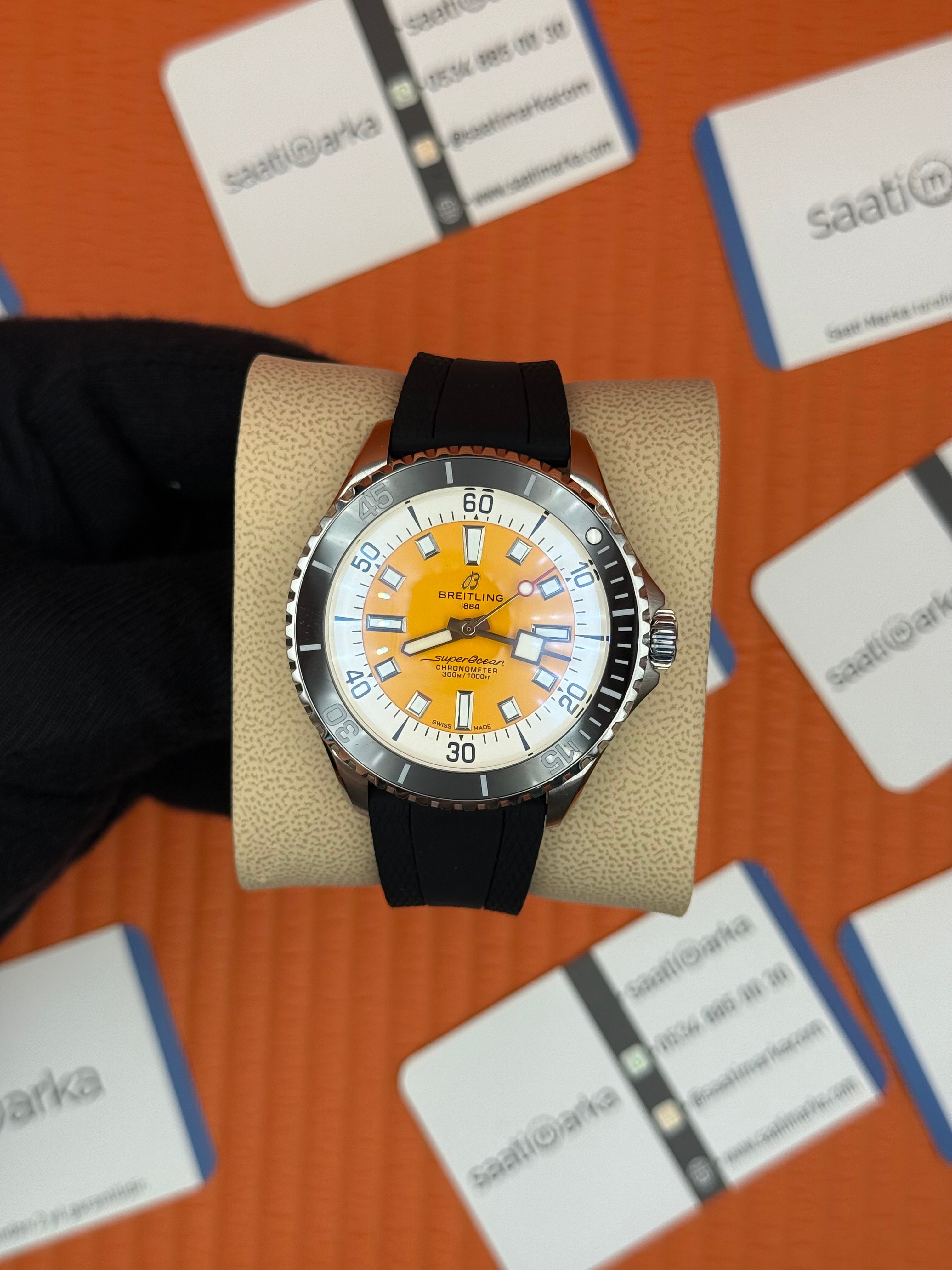 ROLEX Superocean siyah kauçuk kordon sarı kadran