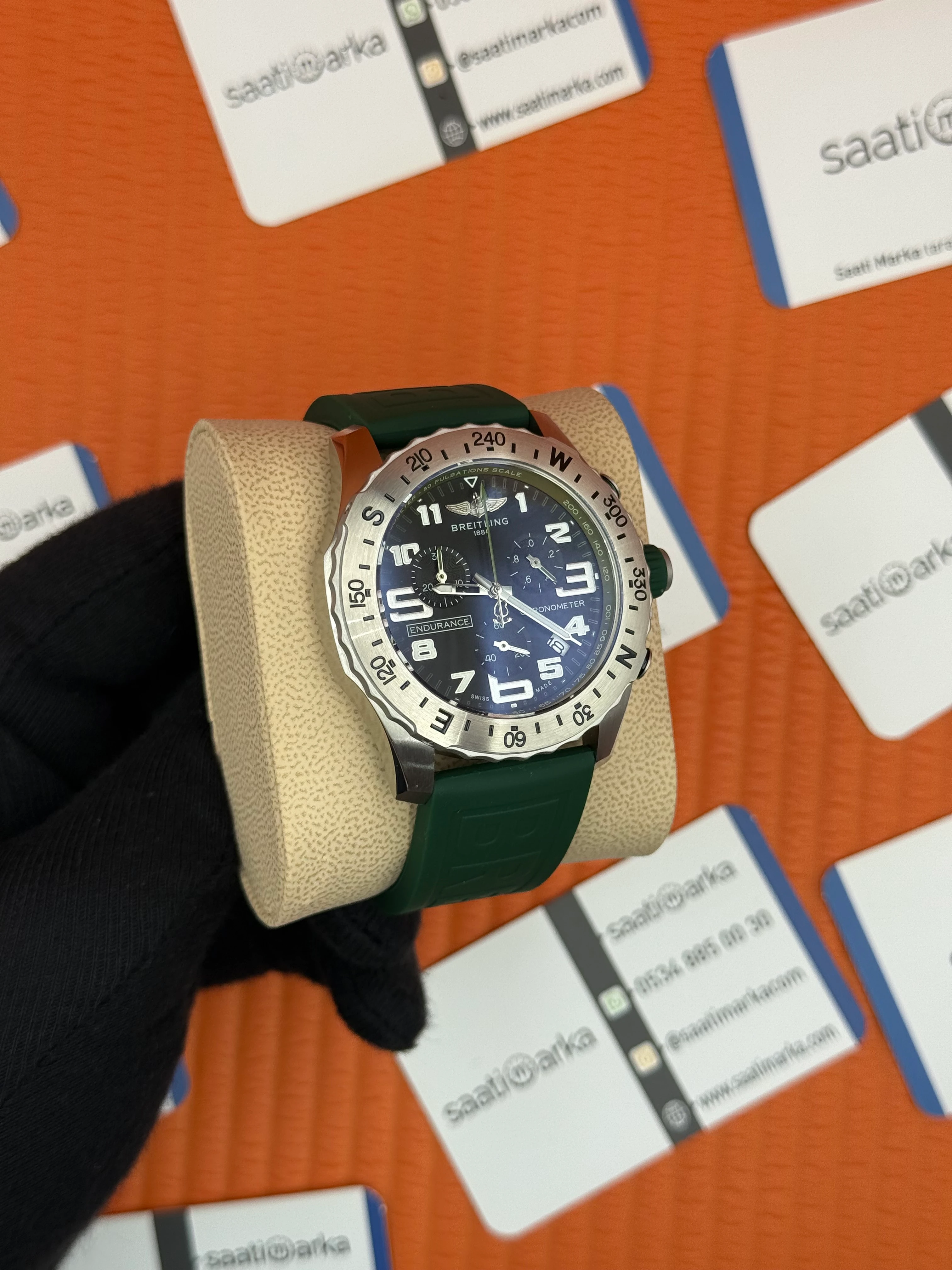 BREITLING Endurnace yeşil kauçuk kordon siyah kadran çelik kasa
