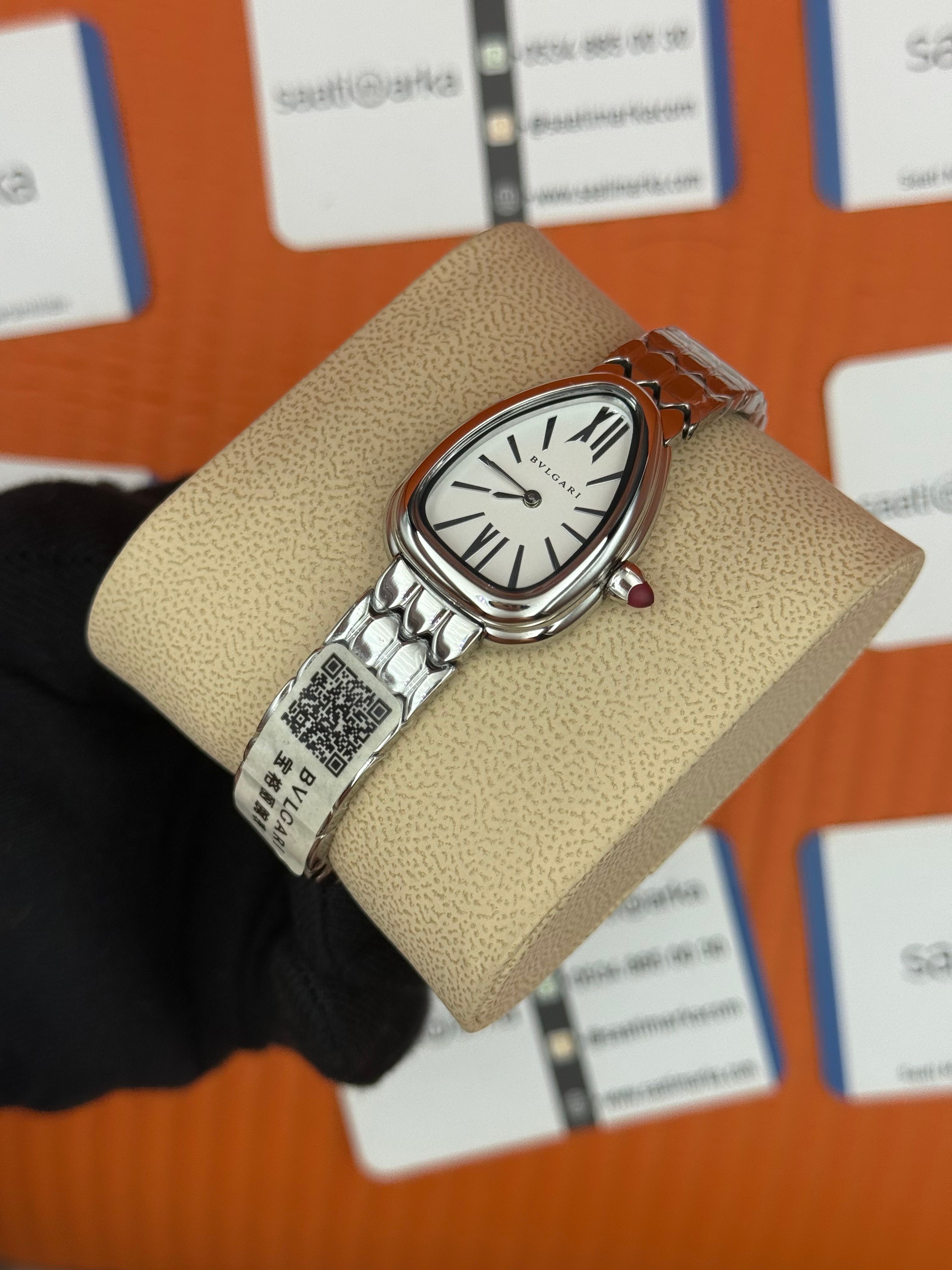BVLGARİ serpenti seduttori beyaz kadran silver kasa kordon kadın kol saati