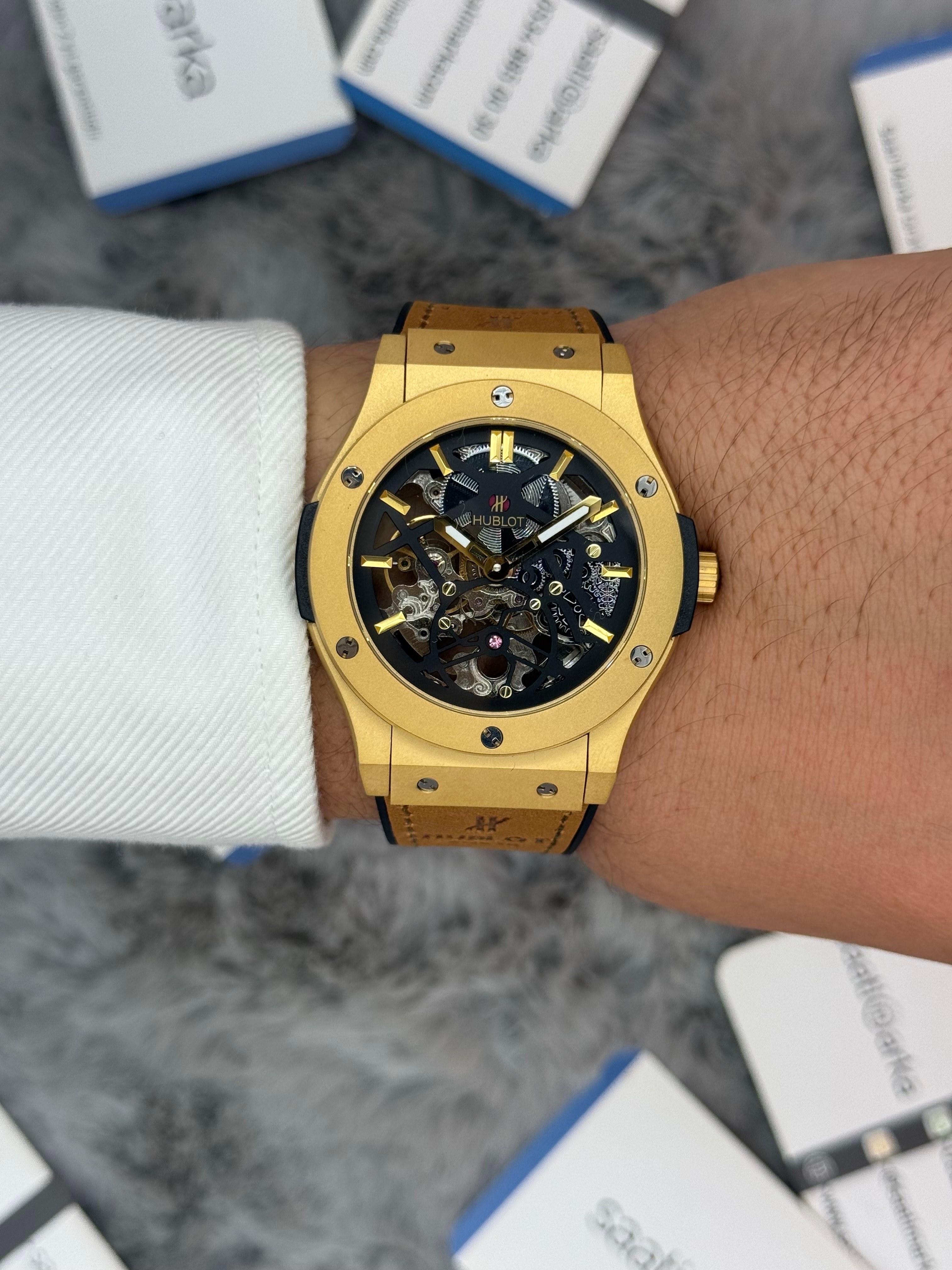 HUBLOT big bang tourbillon 41mm gold kasa kahverengi kordon erkek kol saati
