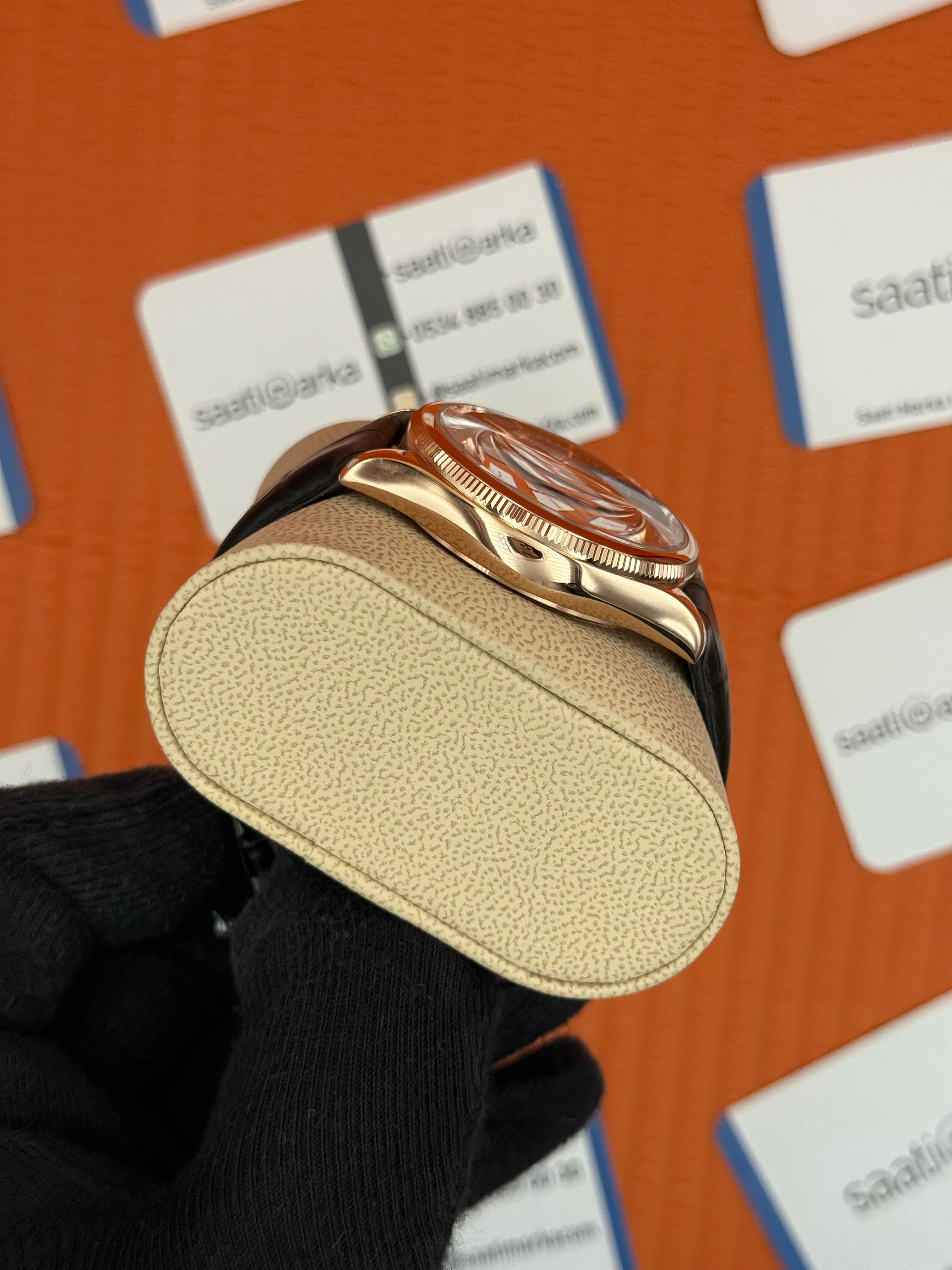 ROLEX Cellini rose kasa siyah kadran siyah deri kordon
